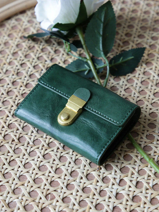 Forest green vegetable-tanned leather accordion card holder