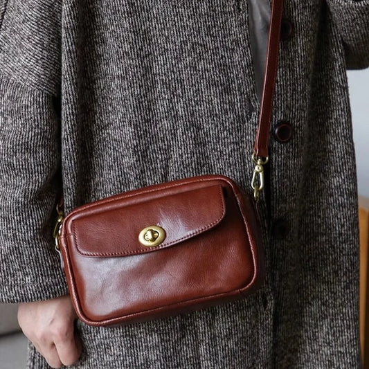Coffee brown vegetable-tanned cowhide compact crossbody bag