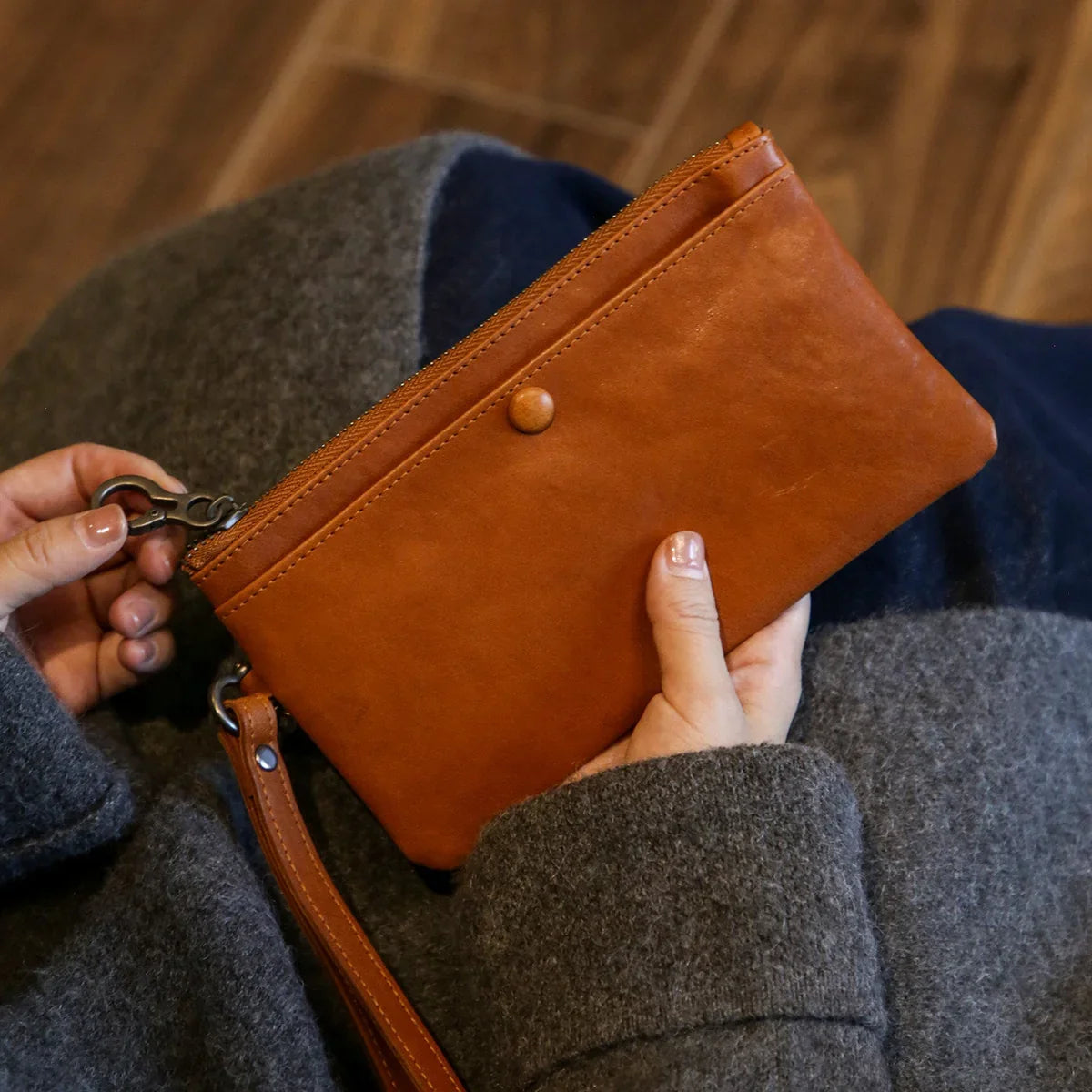Brown vegetable-tanned leather long wallet front view