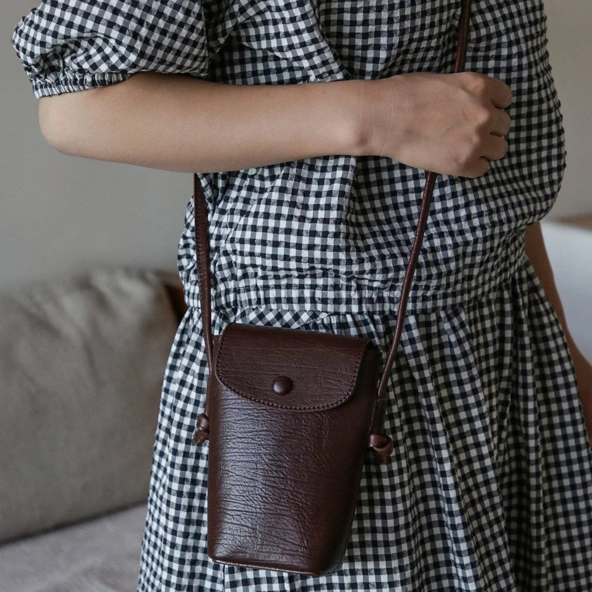 Women's coffee brown top-grain cowhide phone crossbody bag
