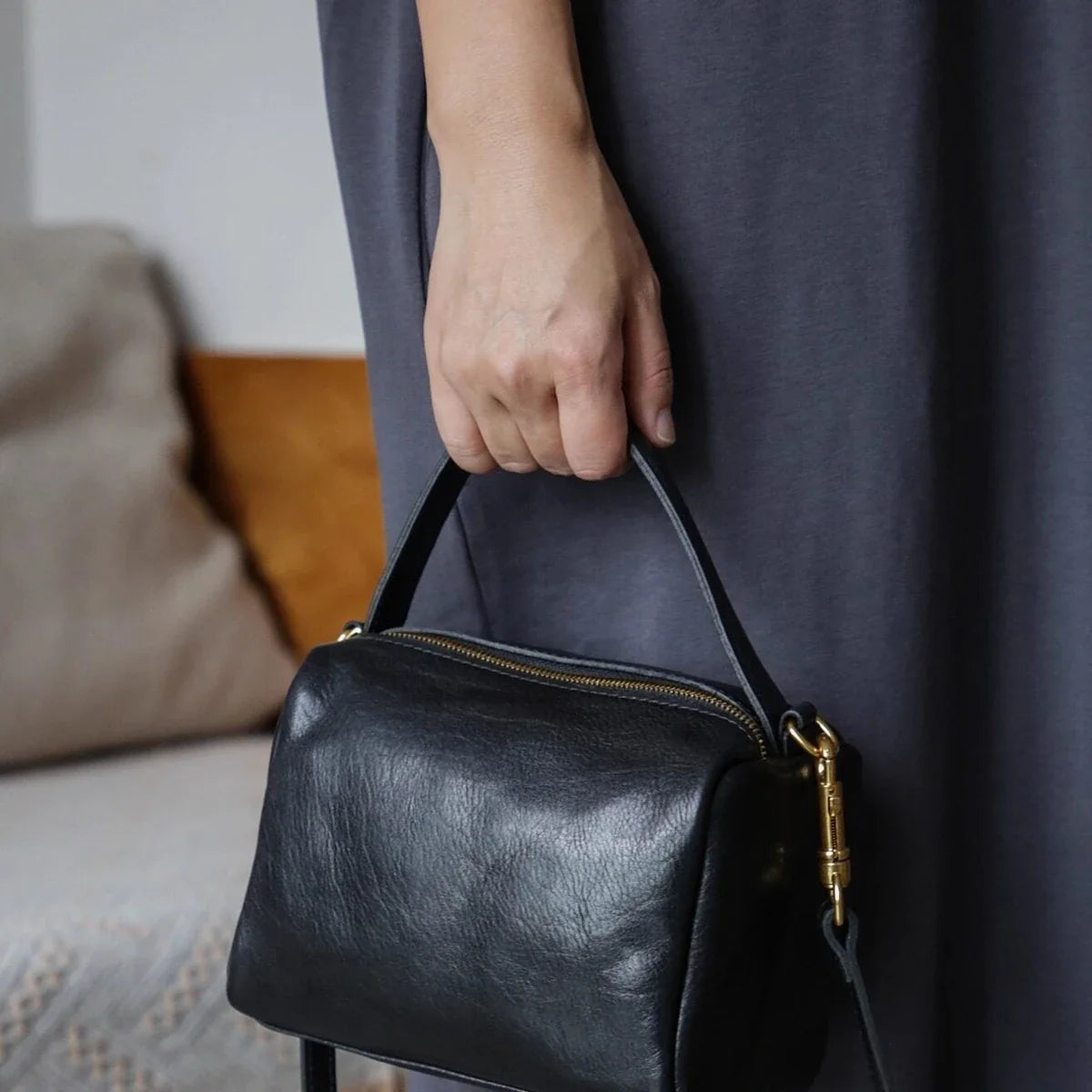 Women's black top-grain cowhide square bag with top handle