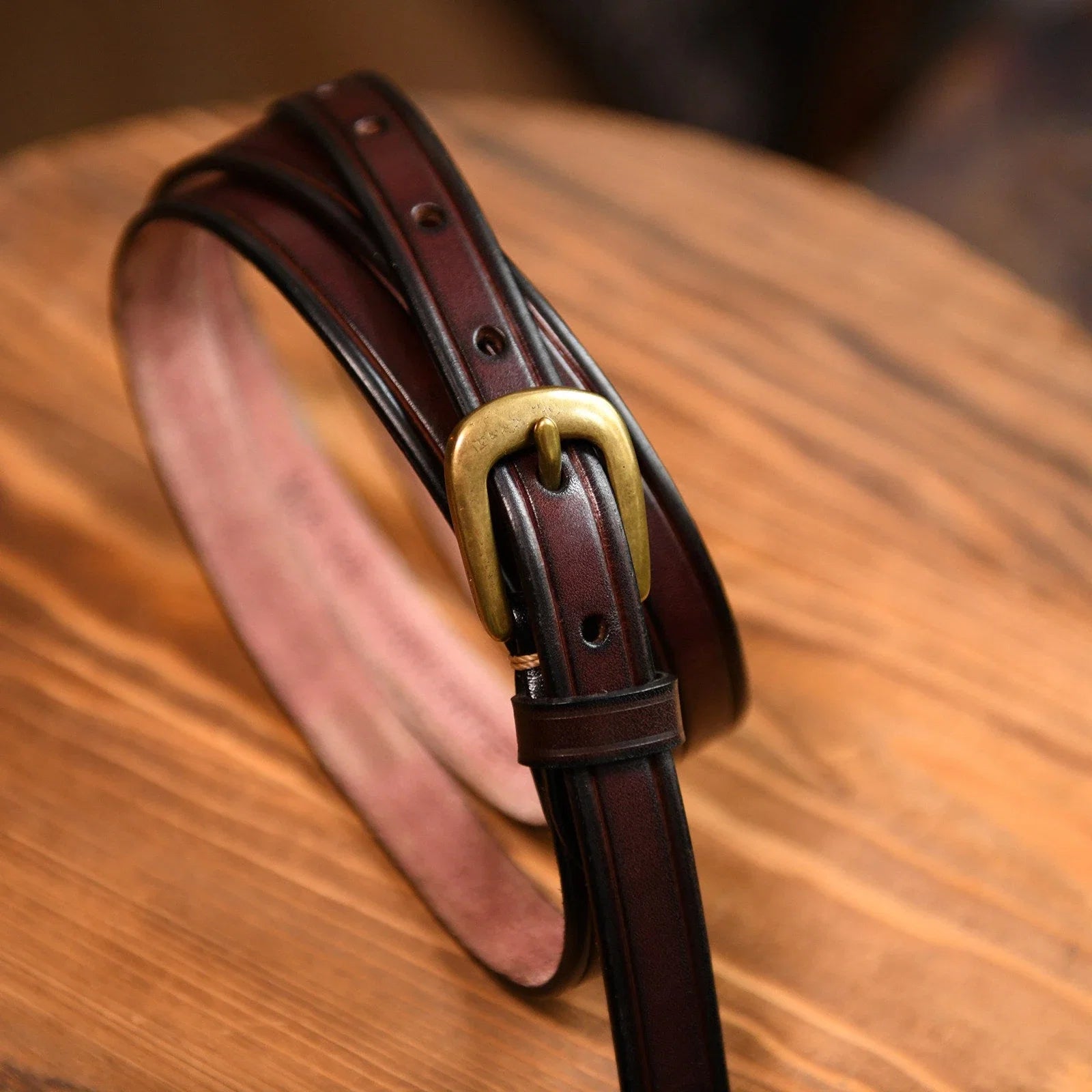 Coffee-brown top-grain leather slim belt buckle detail
