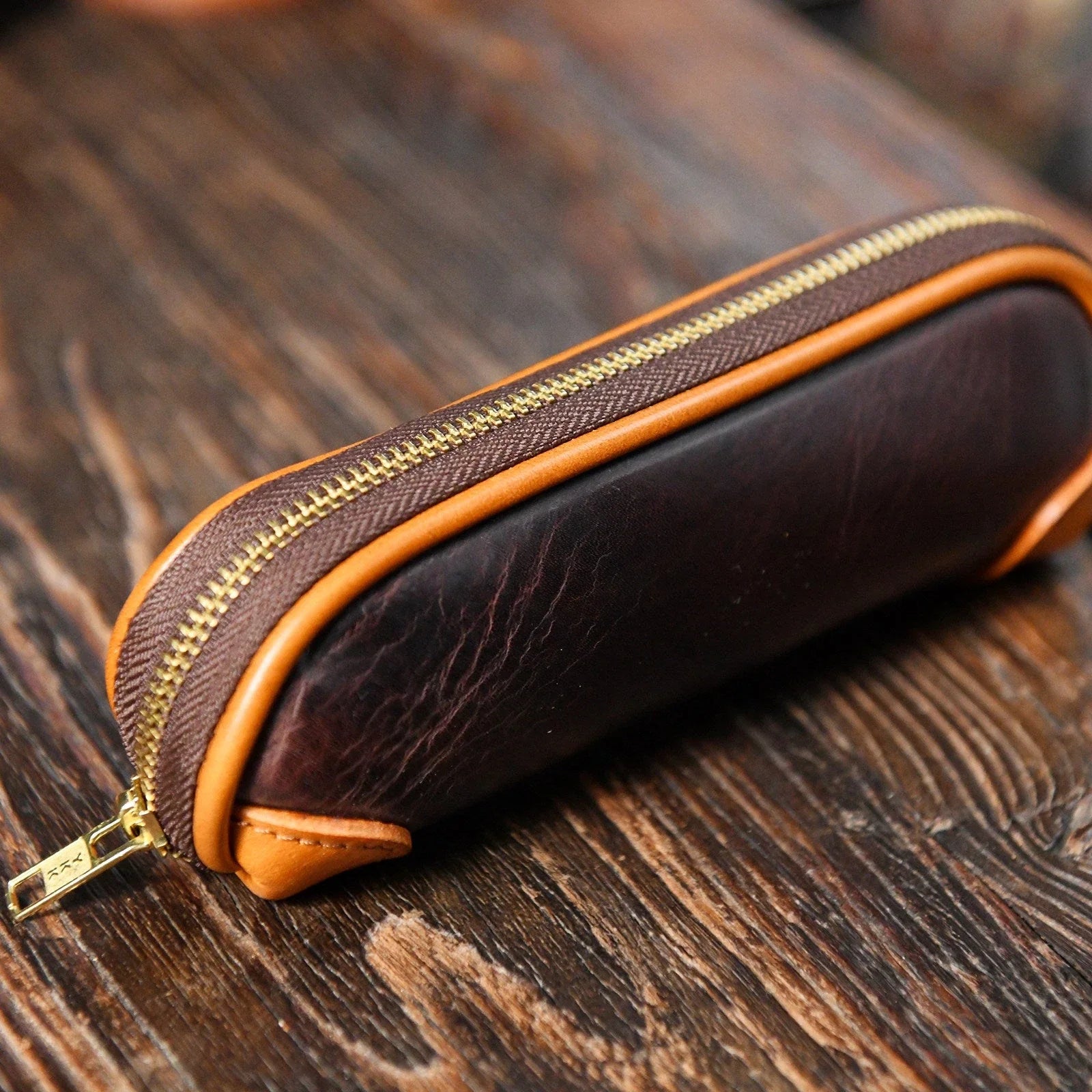 Coffee brown vegetable-tanned leather zipper pencil case