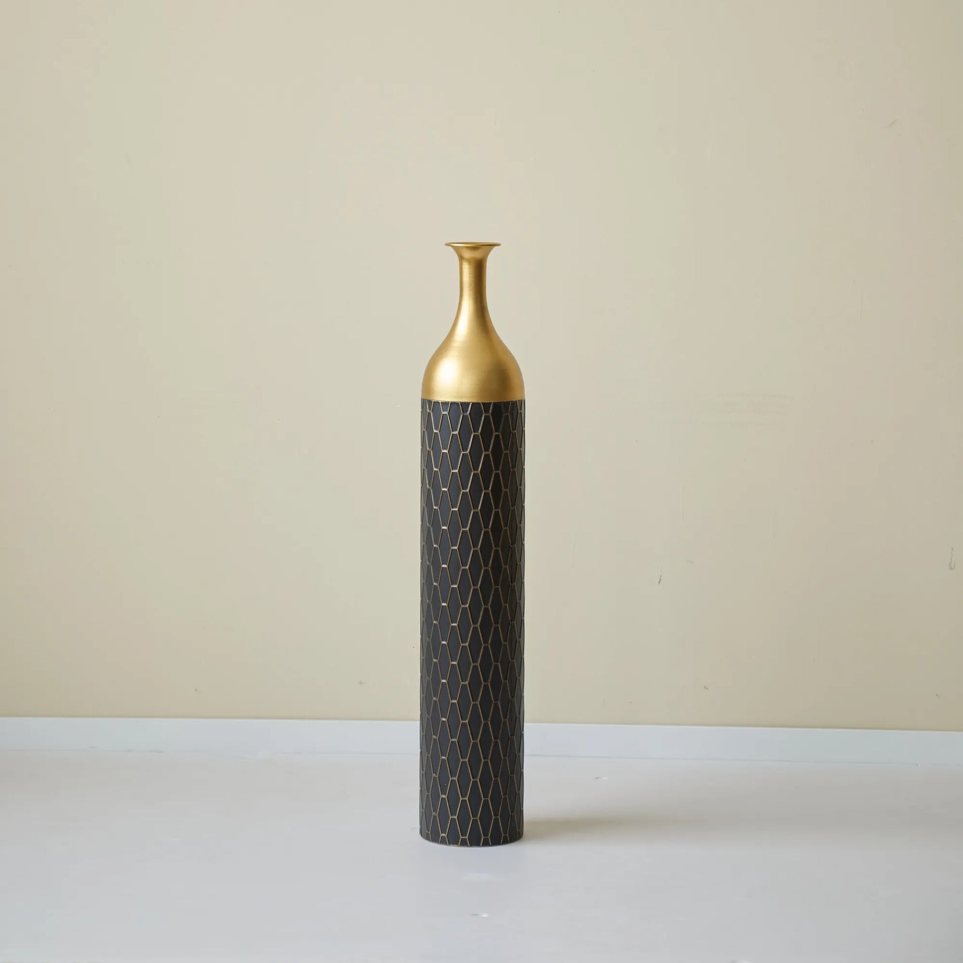 Elegant Floor Vase Set – Gold & Black Metal Decorative Vases – 3-Piece Set for Floral Display, Wedding & Gift Décor – view 8