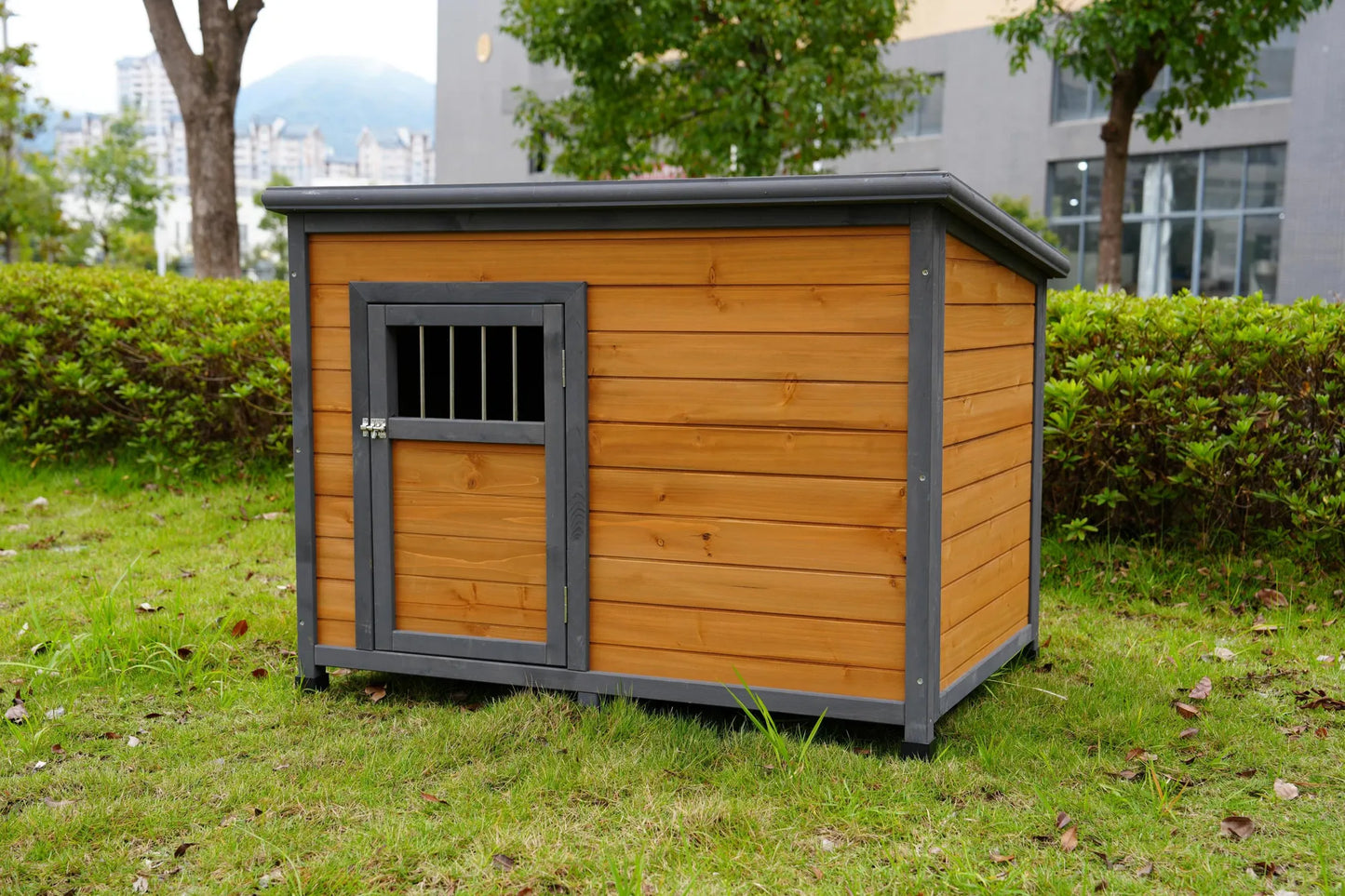 45'large solid wood dog house, waterproof PVC plastic roof, breathable wooden doors – view 9