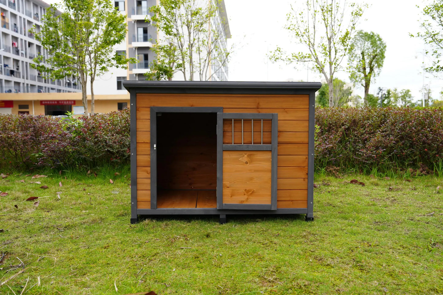 45'large solid wood dog house, waterproof PVC plastic roof, breathable wooden doors – view 10