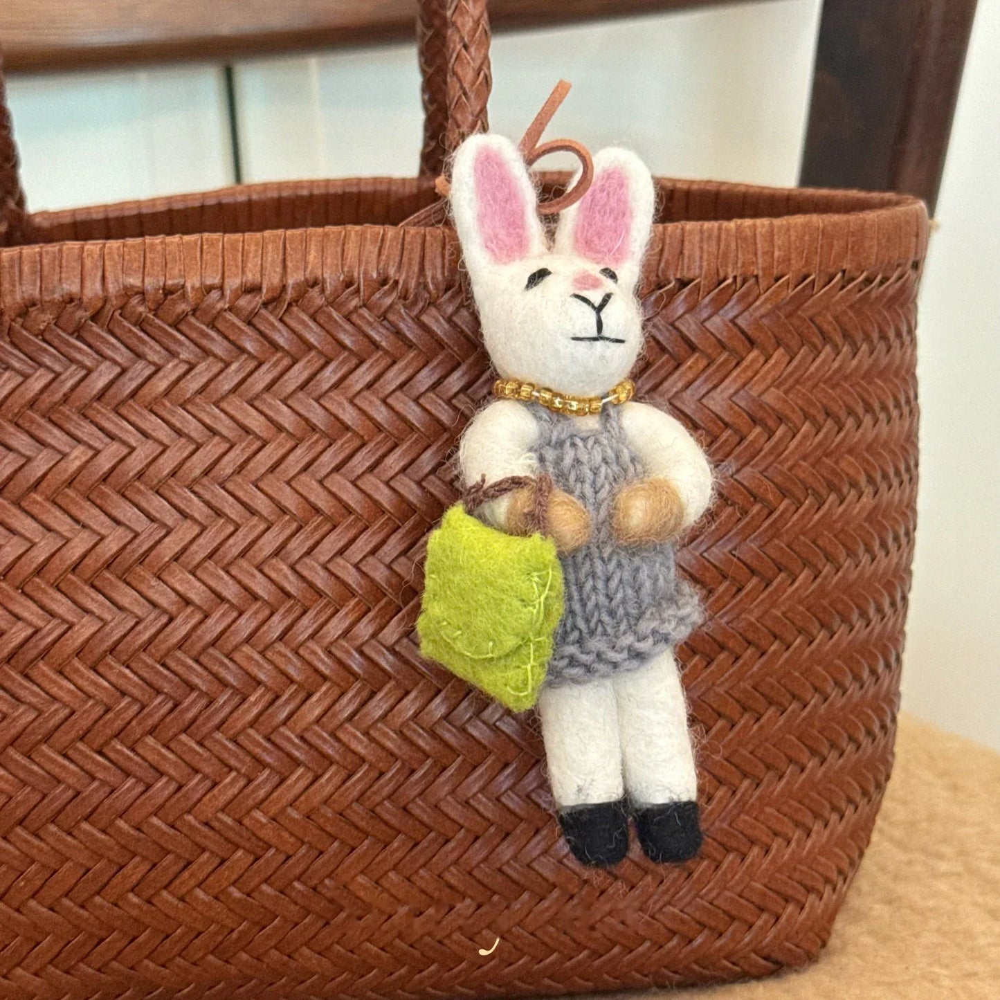 Shopping rabbit wool felt charm