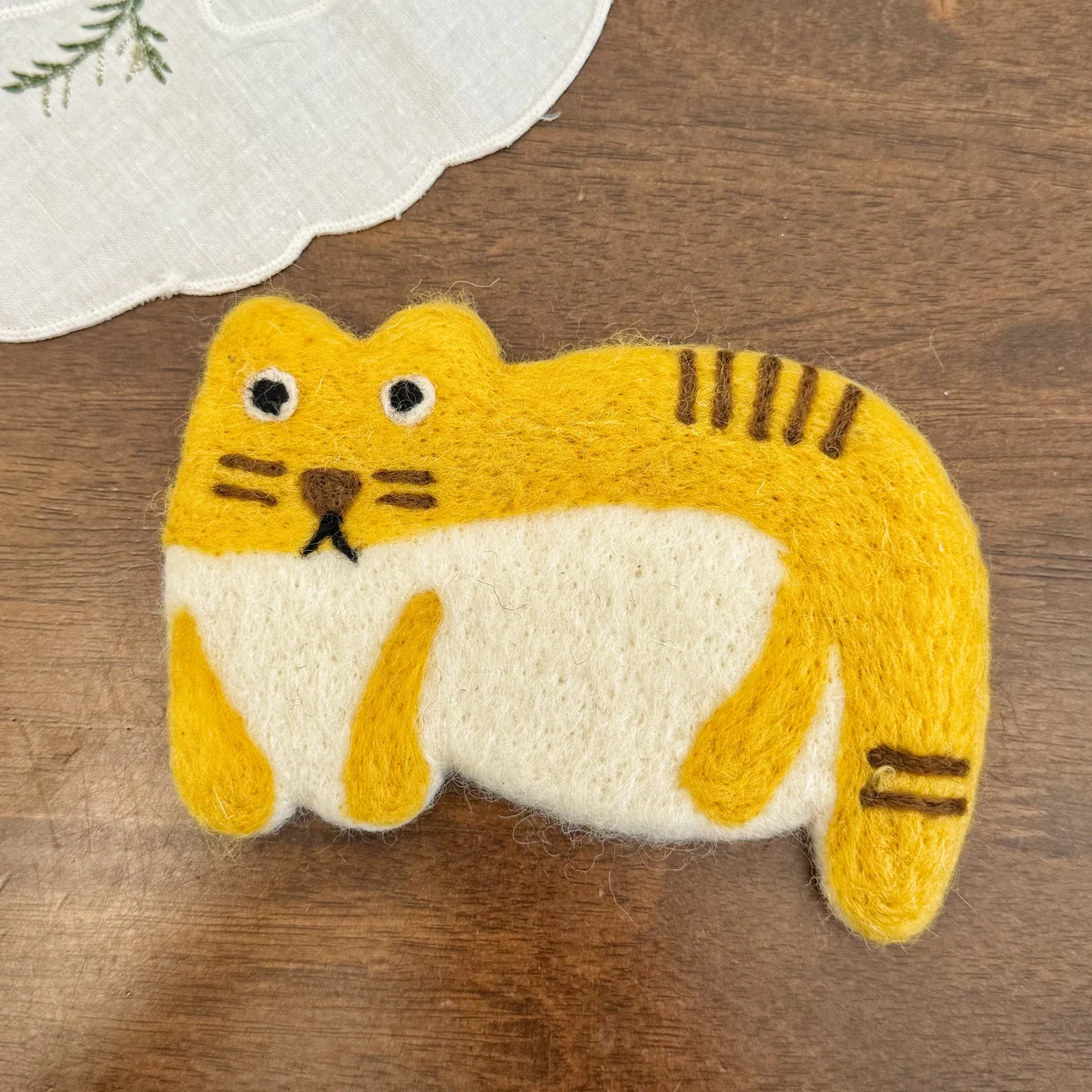 Handmade chubby cat 15x10 cm wool felt coaster