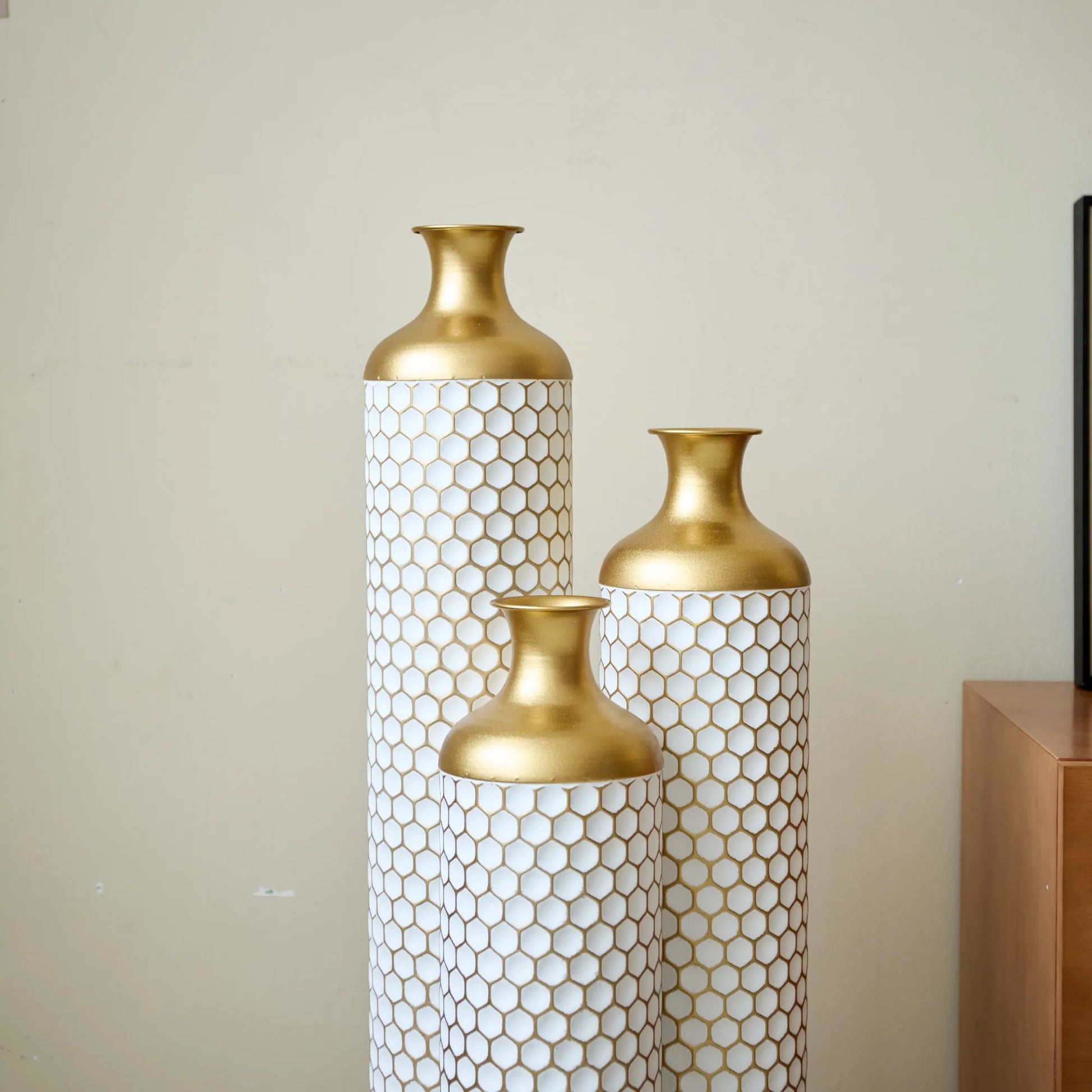 3-piece set gorgeous home decoration large glazed metal vase --Floor metal vase modern style decoration home droplet shaped white metal – view 15