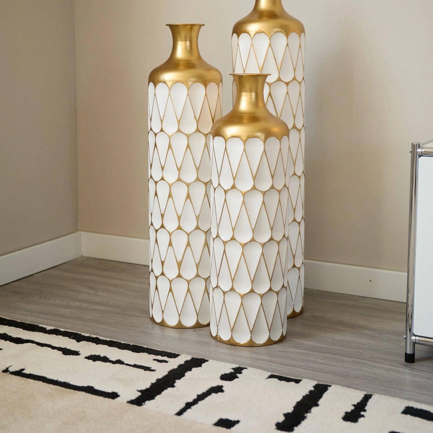 Floor Metal Vase Modern Style Decoration Home Droplet Shaped White Metal Vase 3-piece Set Gorgeous Home Decoration Large Glazed Metal Vase – view 17