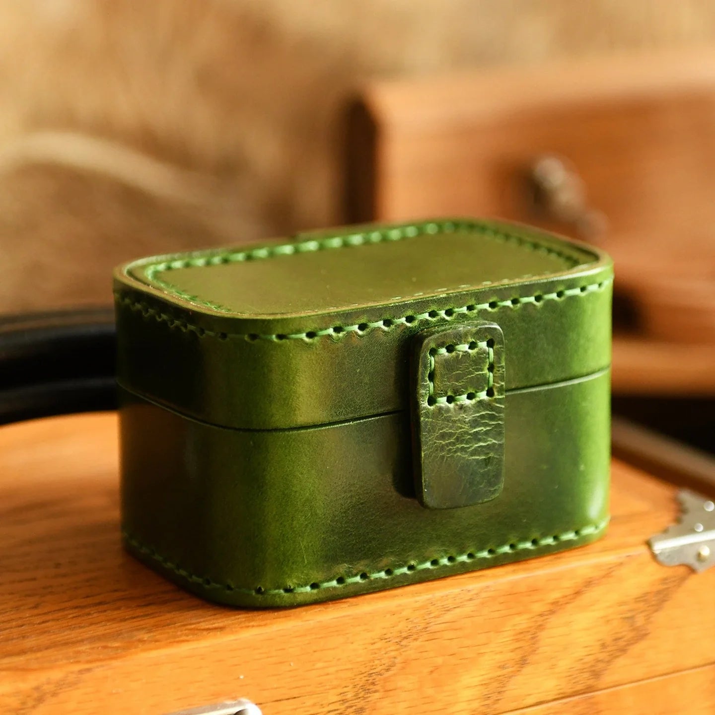Green hand-stitched cowhide travel jewelry box