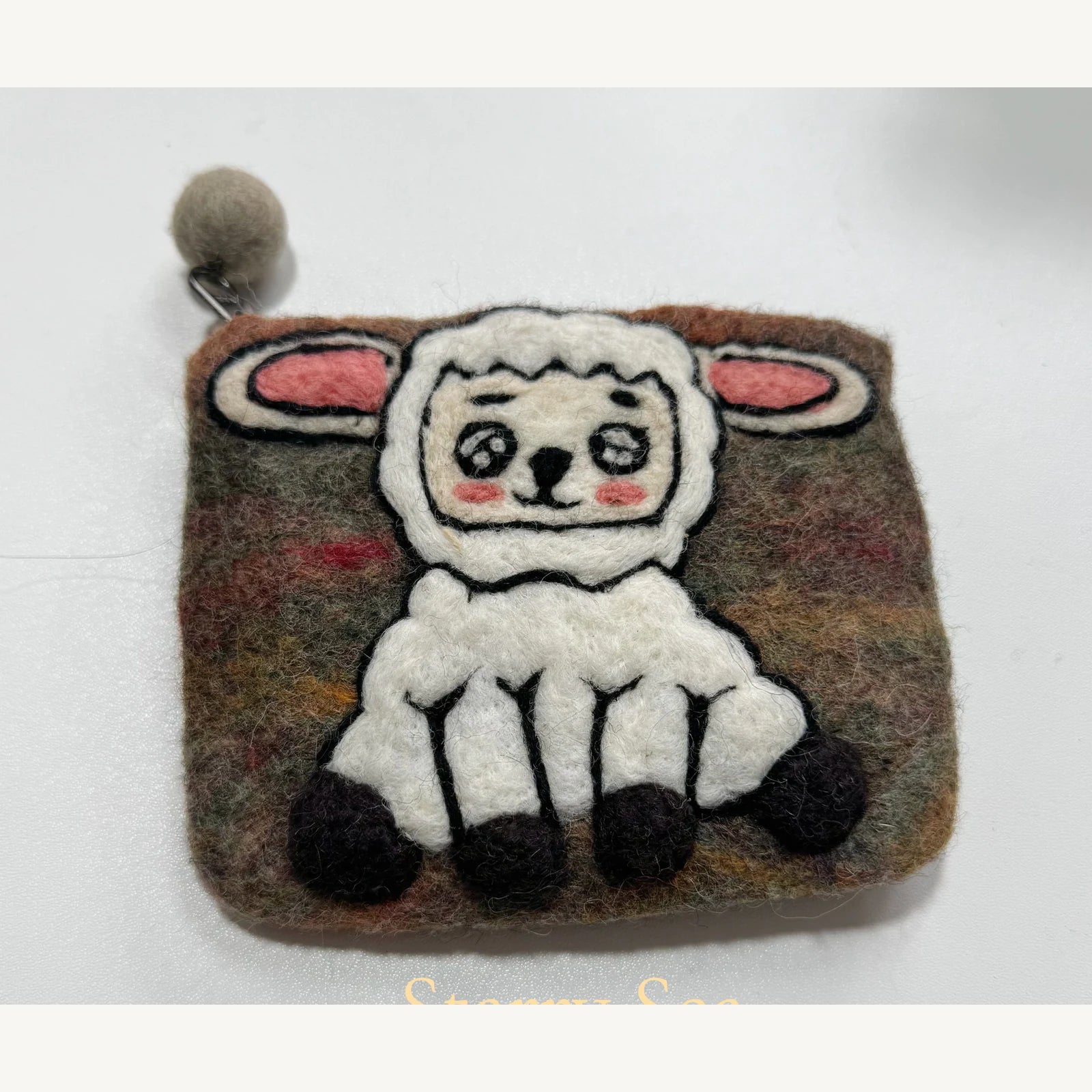 Handmade wool felt zip pouch — Large White Sheep — 14 × 11 cm