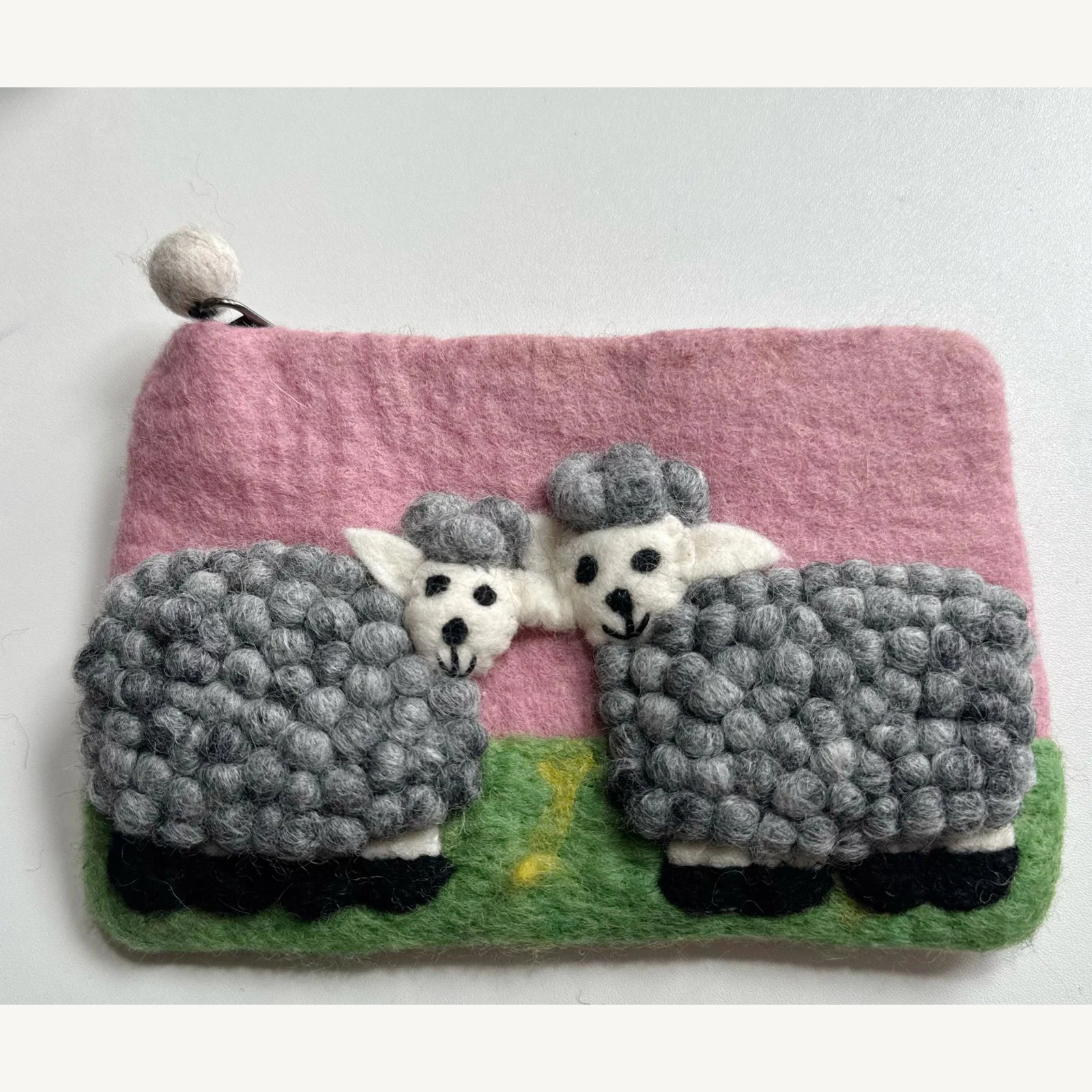 Handmade wool felt zip pouch — Grey Sheep / Deep Pink — 20 × 12 cm