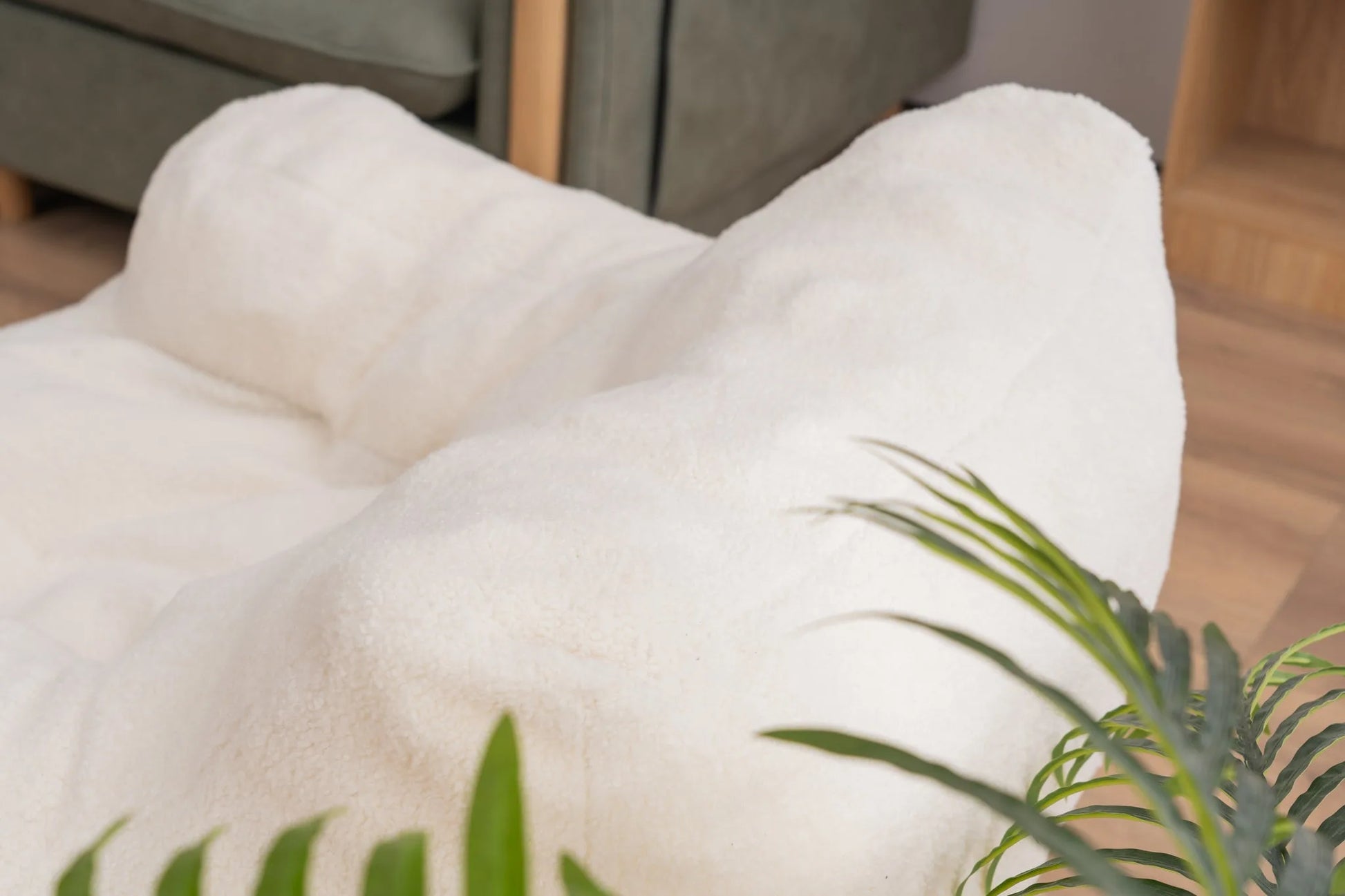 Ivory White Soft Teddy Fabric Tufted Foam Bean Bag Chair with Memory Sponge detail view 16