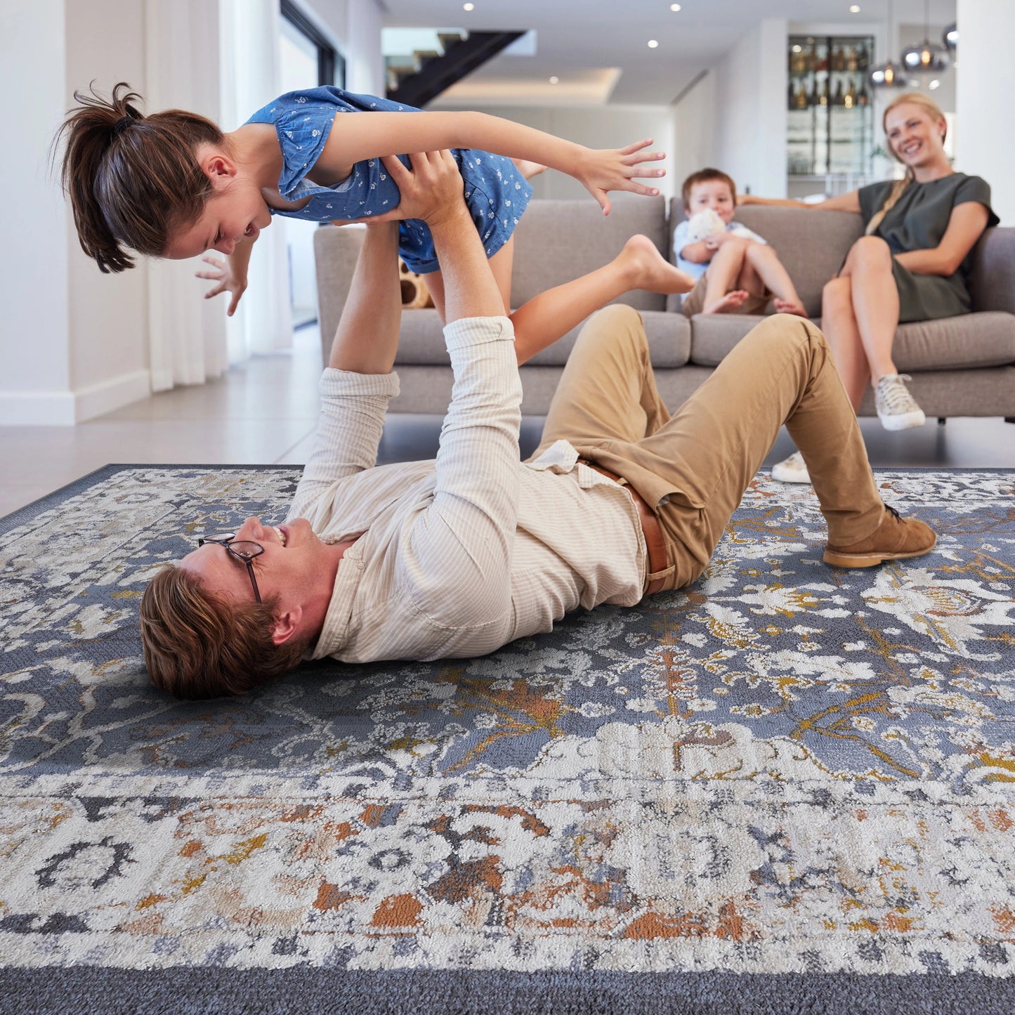 Loom & Luxe Blue & Traditional Area Rug