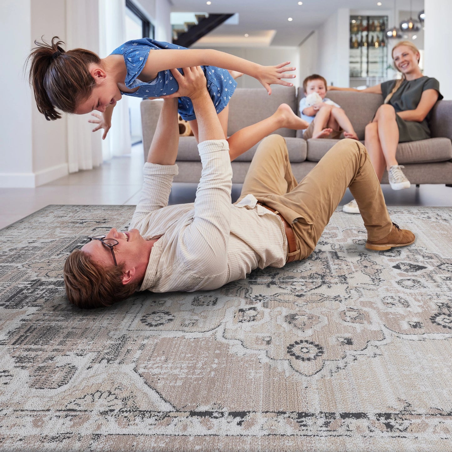 Loom & Luxe Cream & Beige & Medallion Area Rug