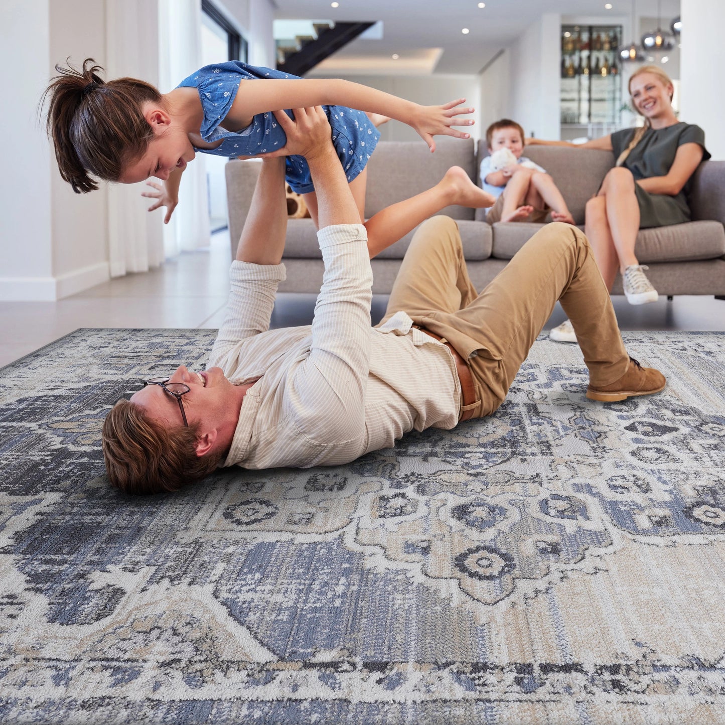 Loom & Luxe Cream & Blue & Medallion Area Rug