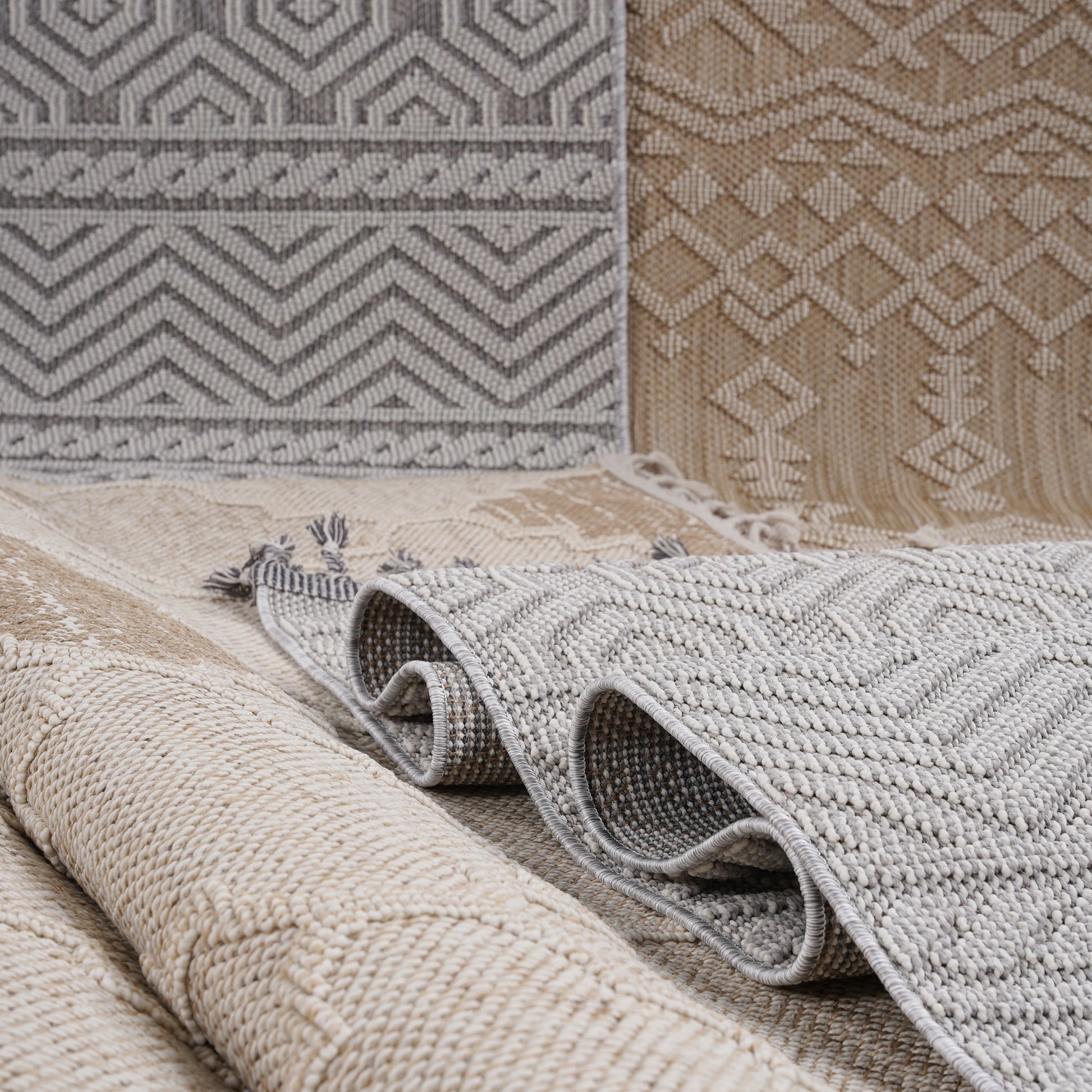 Loom & Luxe Cream & Trellis Indoor/Outdoor Area Rug