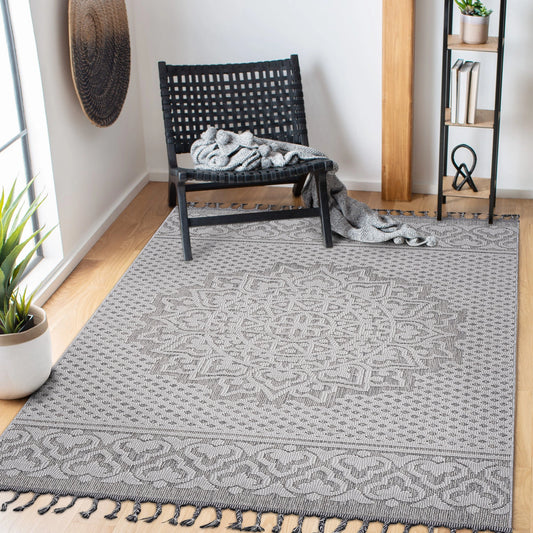 Loom & Luxe Gray & White & Medallion Indoor/Outdoor Area Rug