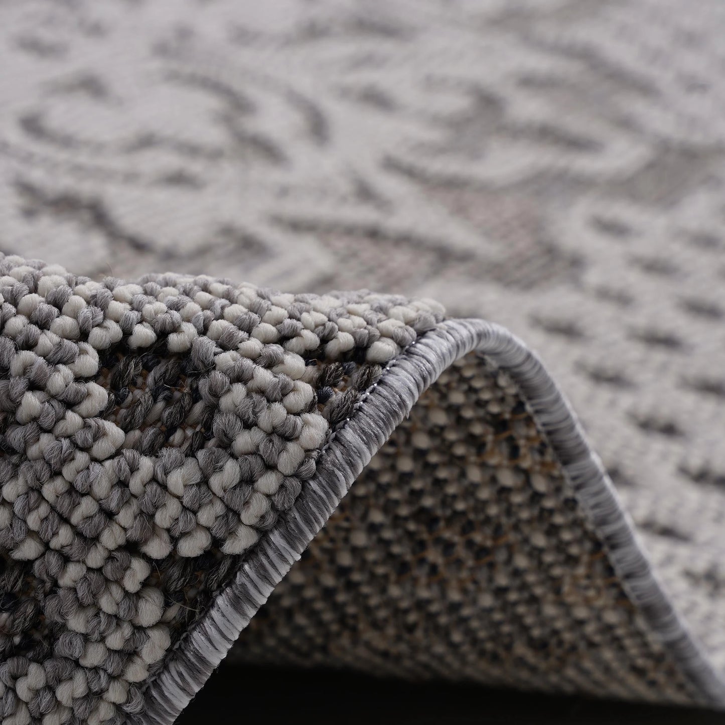 Loom & Luxe Gray & White & Medallion Indoor/Outdoor Area Rug