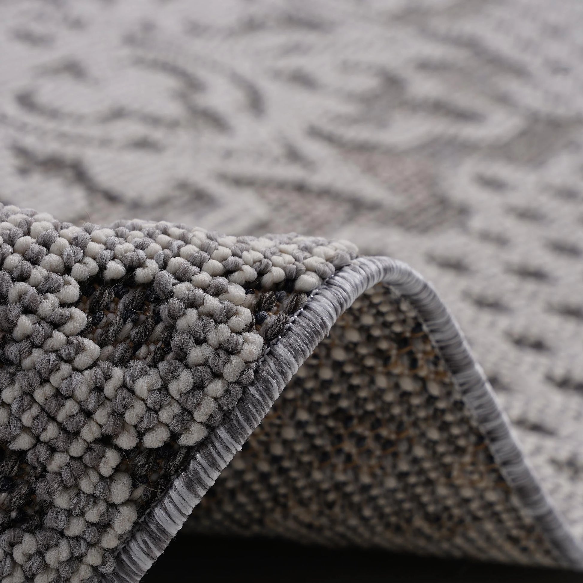 Loom & Luxe Gray & White & Medallion Indoor/Outdoor Area Rug