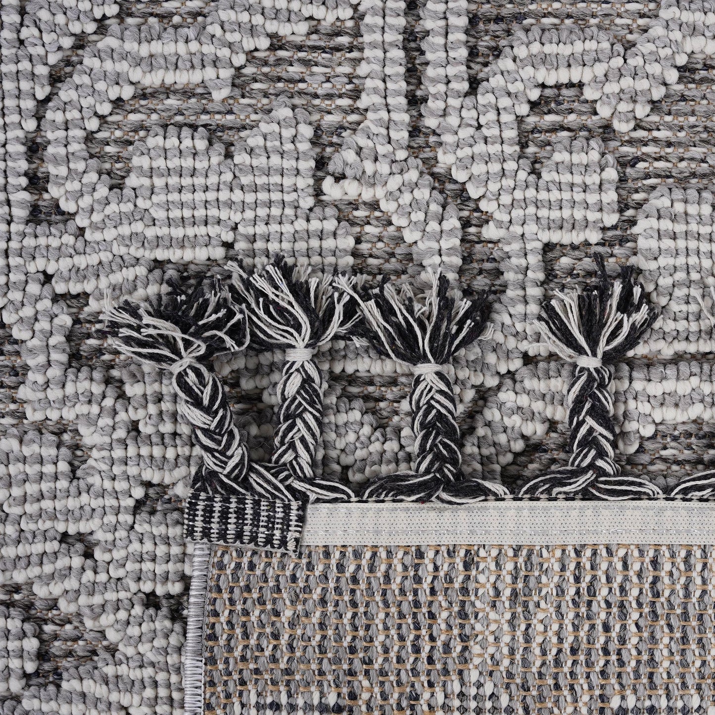 Loom & Luxe Gray & White & Medallion Indoor/Outdoor Area Rug