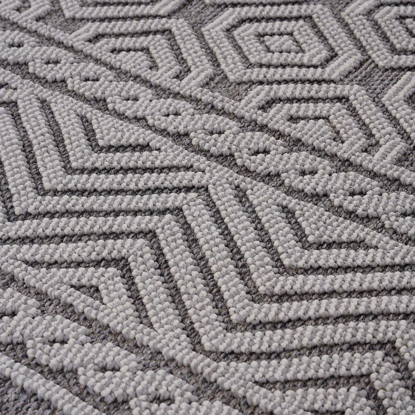Loom & Luxe Grey & White & Geometric Indoor/Outdoor Area Rug