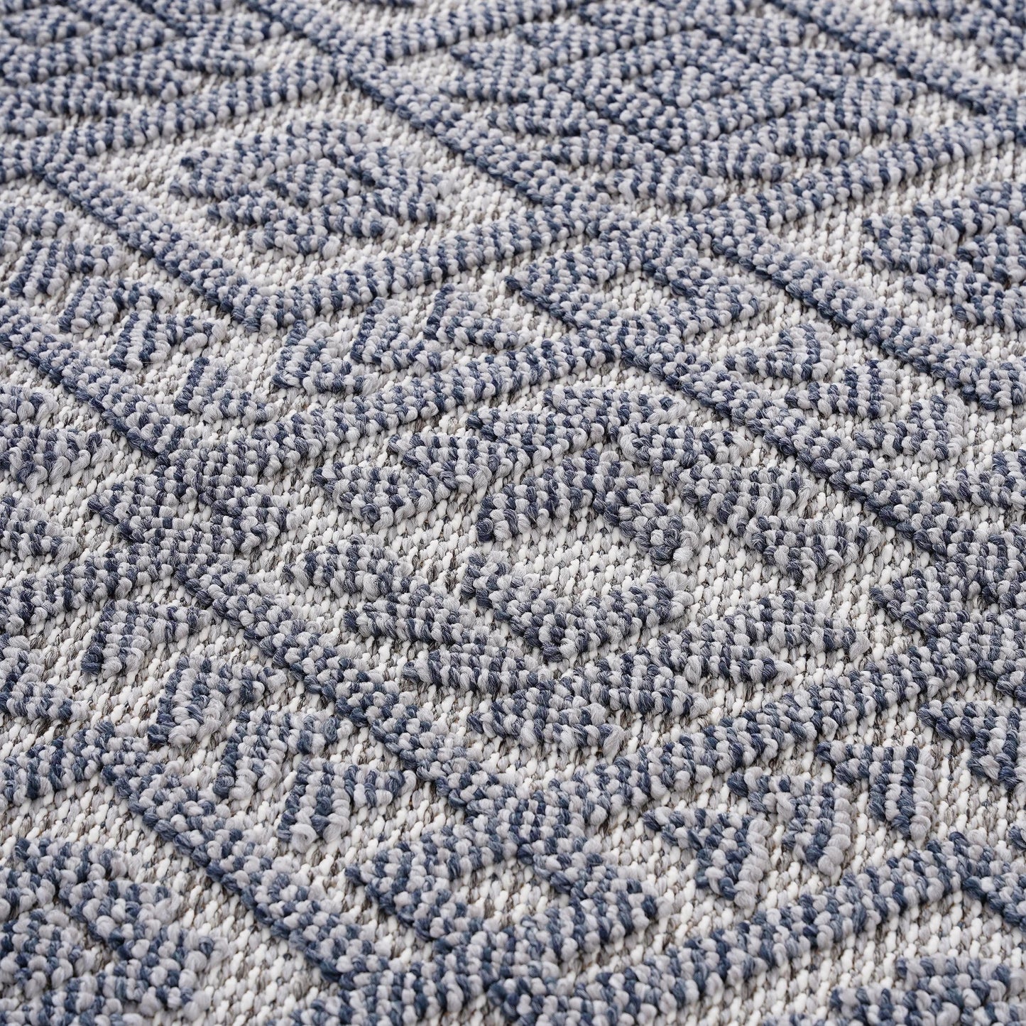 Loom & Luxe White & Gray & Traditional Indoor/Outdoor Area Rug