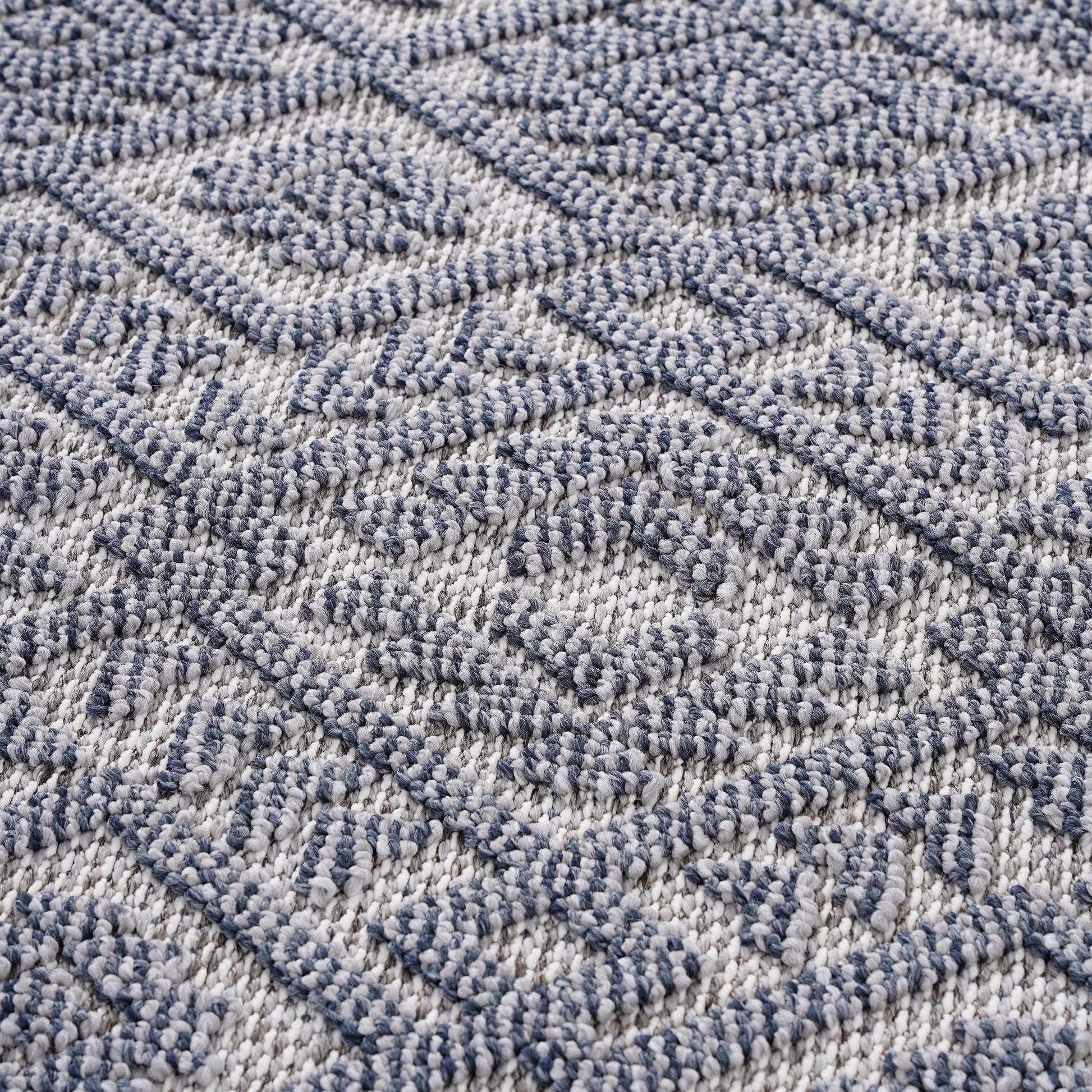 Loom & Luxe White & Gray & Traditional Indoor/Outdoor Area Rug