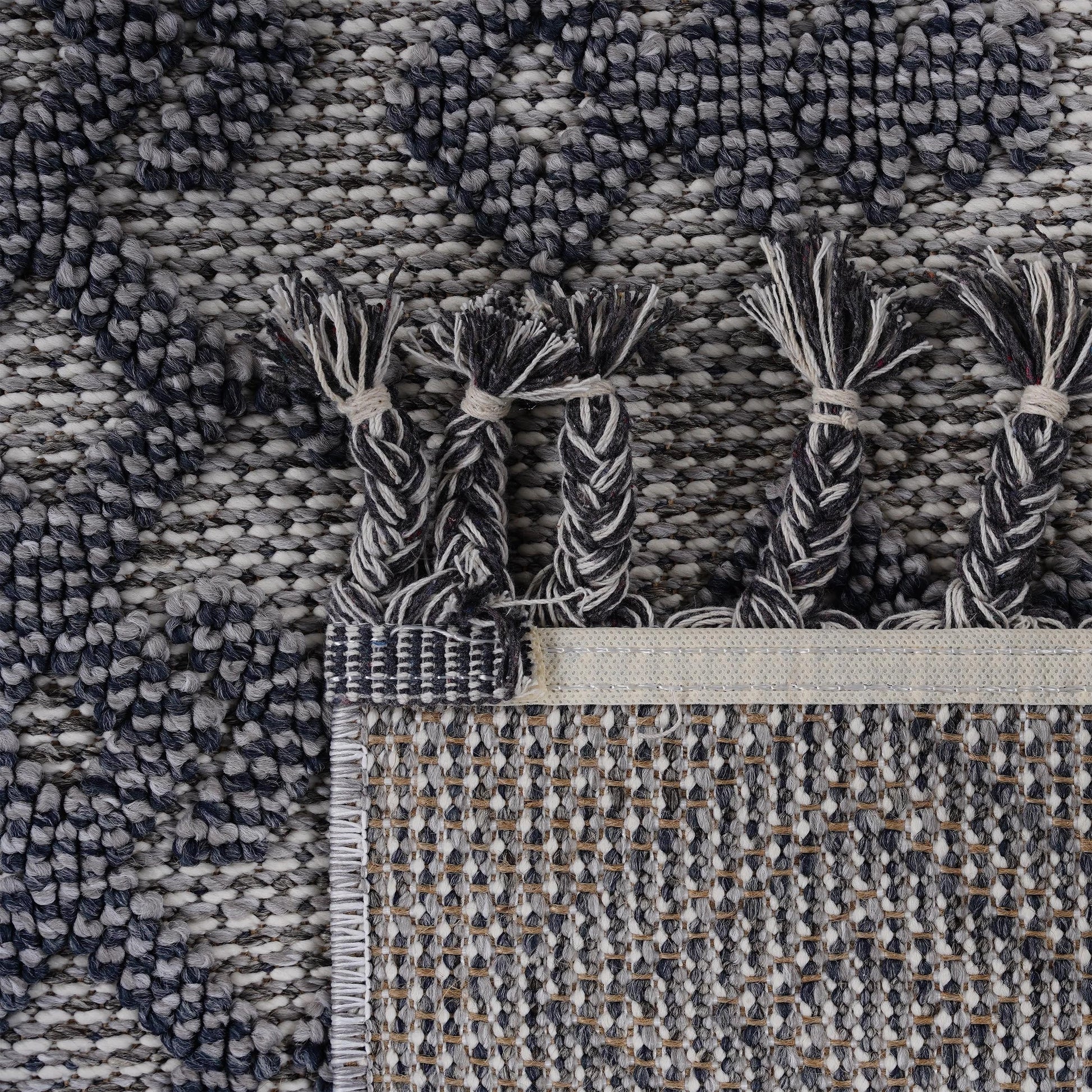 Loom & Luxe White & Gray & Traditional Indoor/Outdoor Area Rug