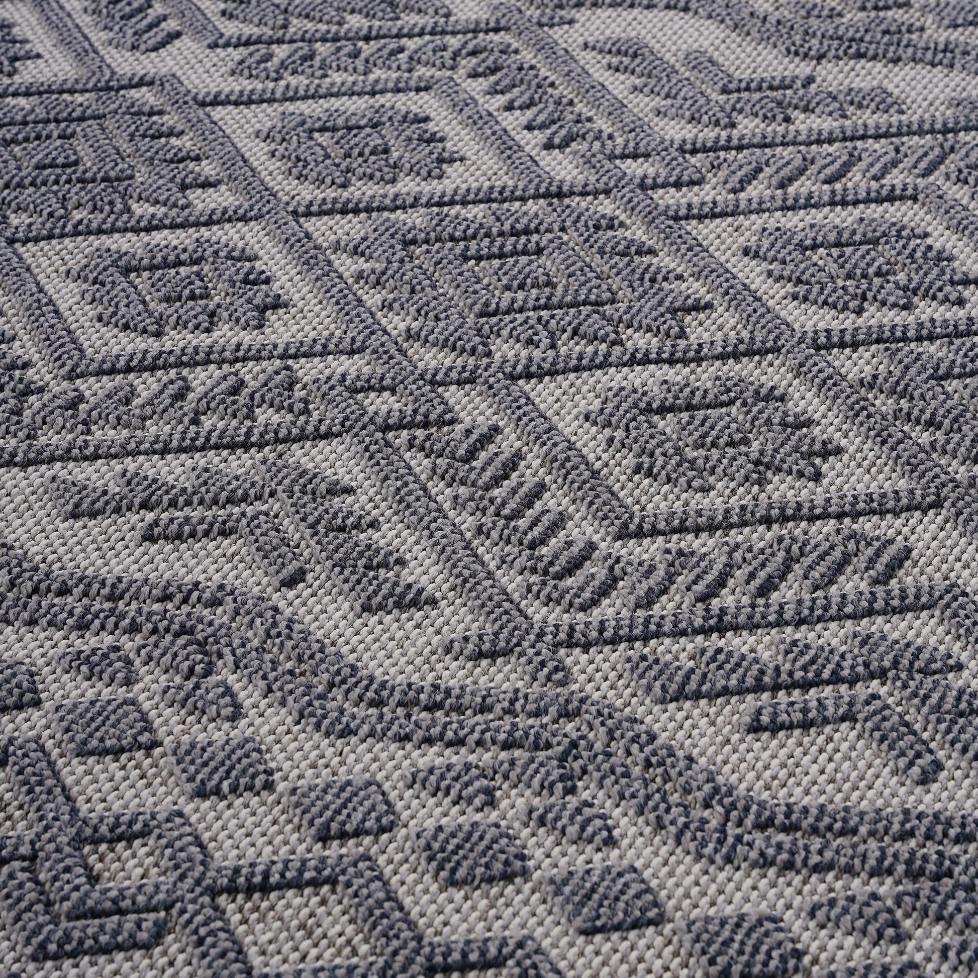 Loom & Luxe White & Gray & Traditional Indoor/Outdoor Area Rug