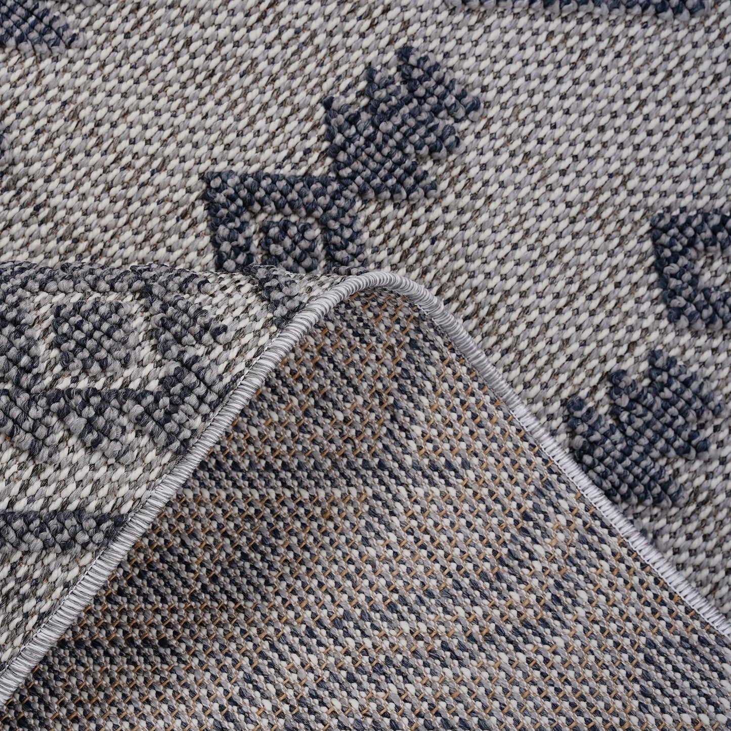 Loom & Luxe White & Gray & Traditional Indoor/Outdoor Area Rug