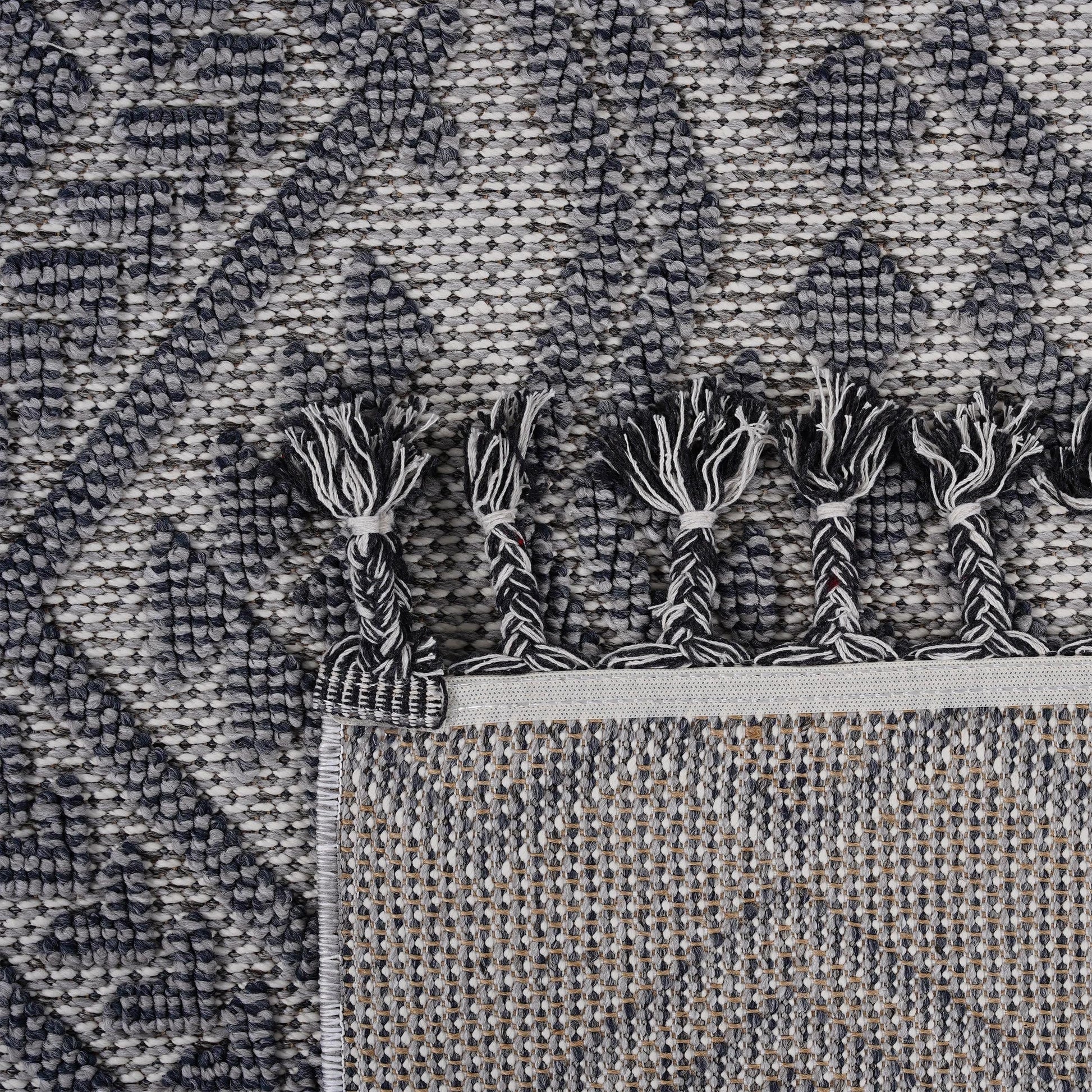 Loom & Luxe White & Gray & Traditional Indoor/Outdoor Area Rug