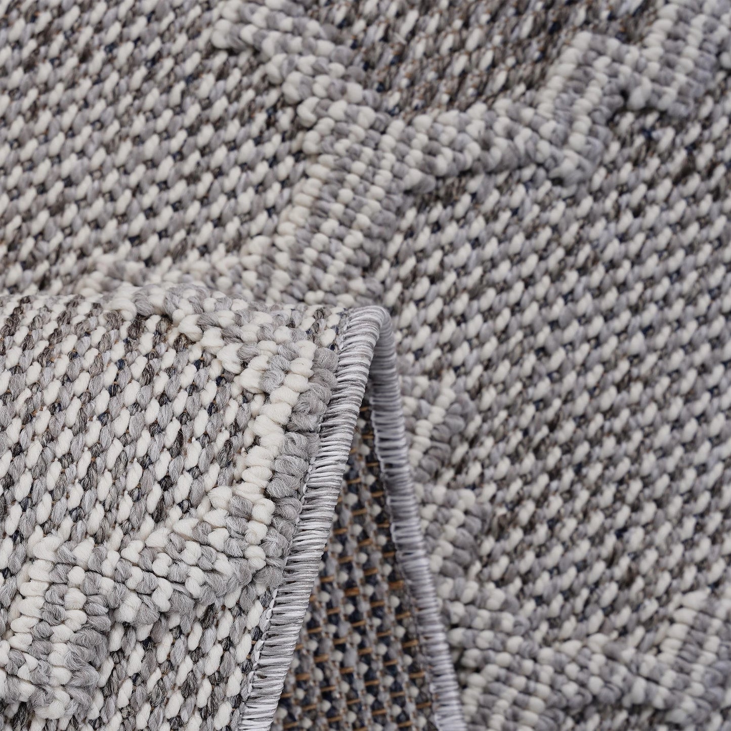 Loom & Luxe White & Grey & Trellis Indoor/Outdoor Area Rug