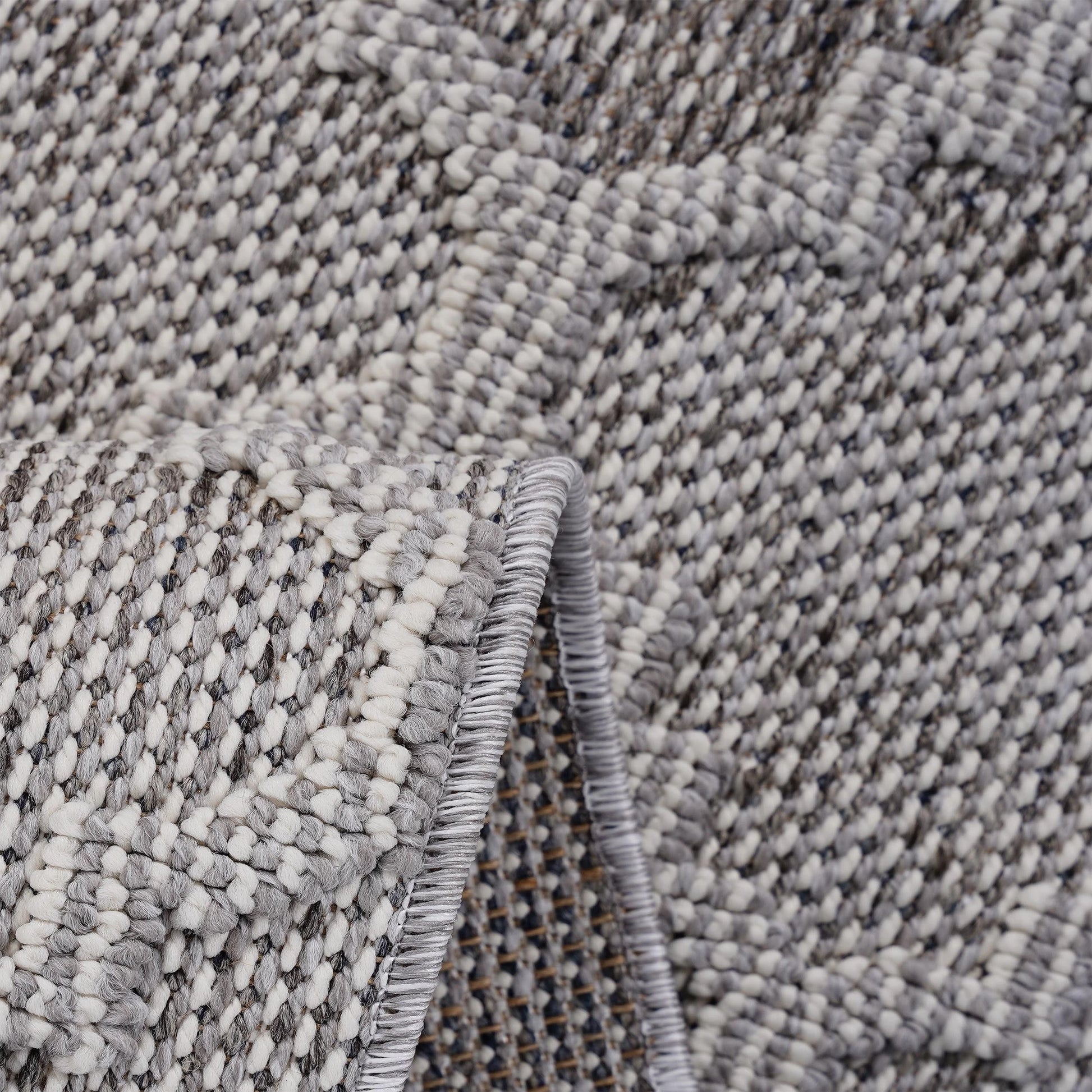 Loom & Luxe White & Grey & Trellis Indoor/Outdoor Area Rug