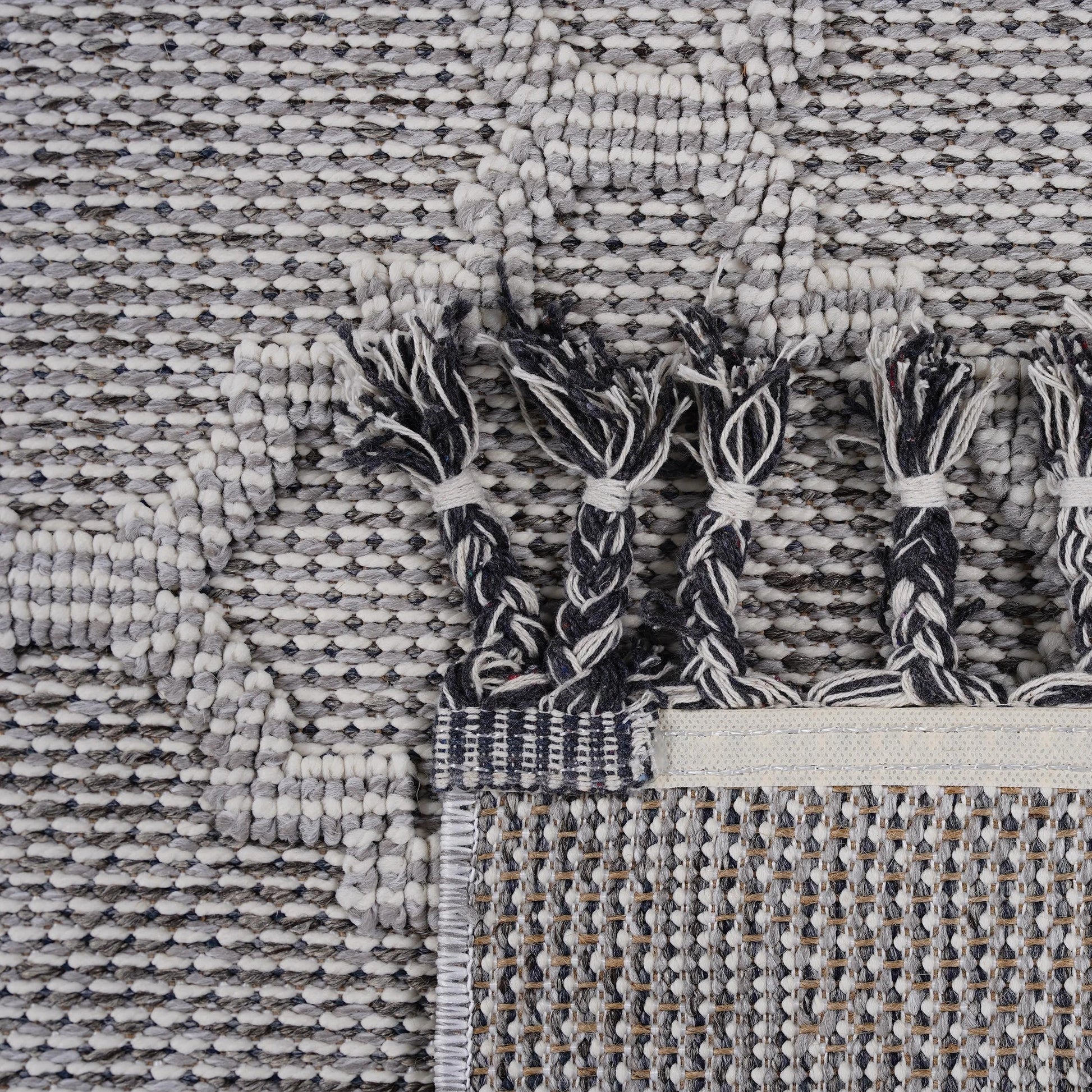 Loom & Luxe White & Grey & Trellis Indoor/Outdoor Area Rug