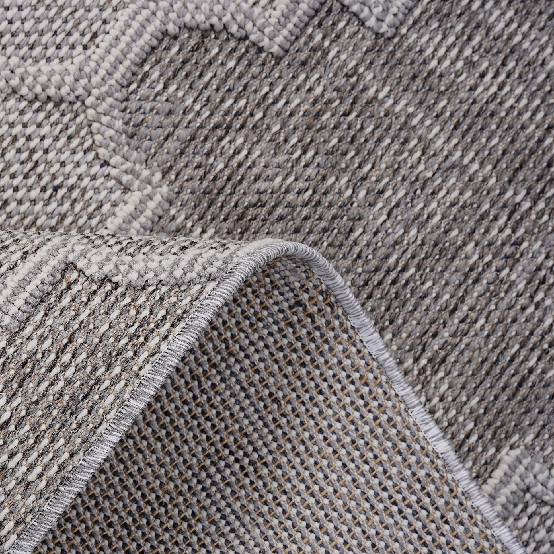 Loom & Luxe White & Grey & Trellis Indoor/Outdoor Area Rug