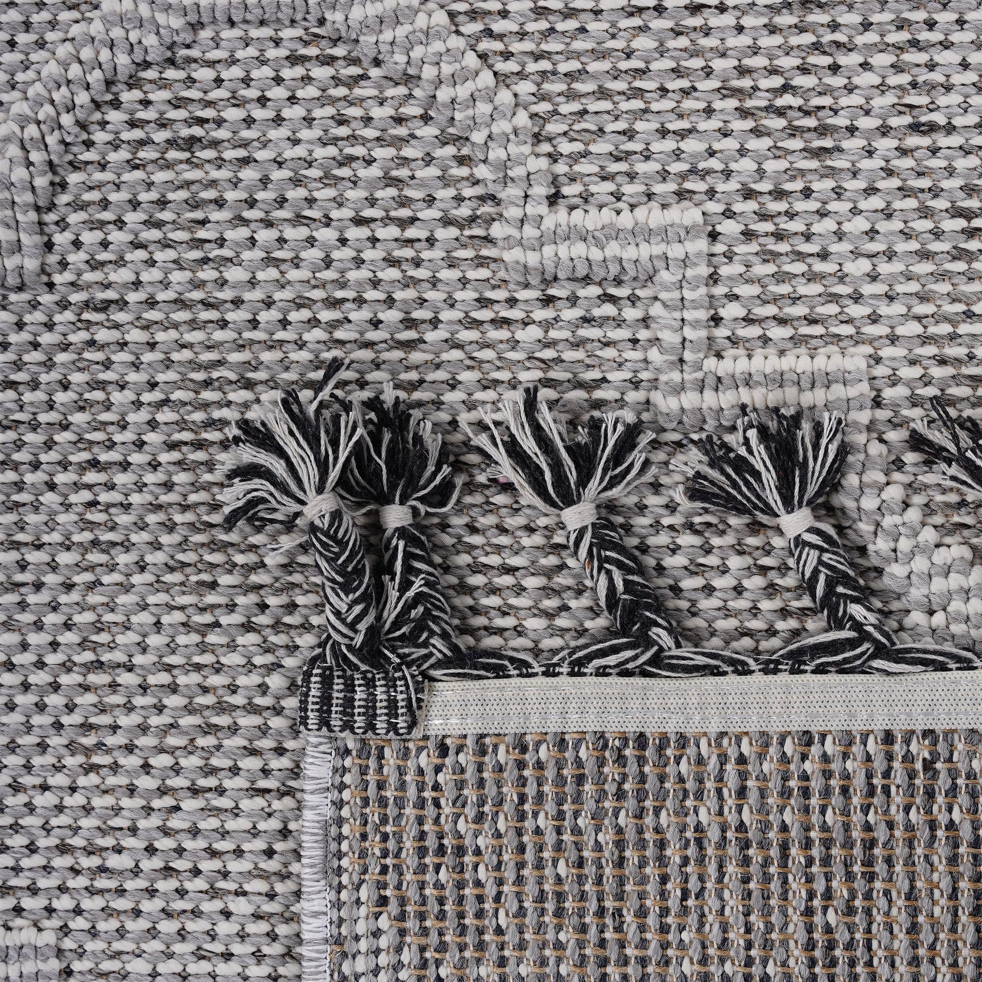Loom & Luxe White & Grey & Trellis Indoor/Outdoor Area Rug