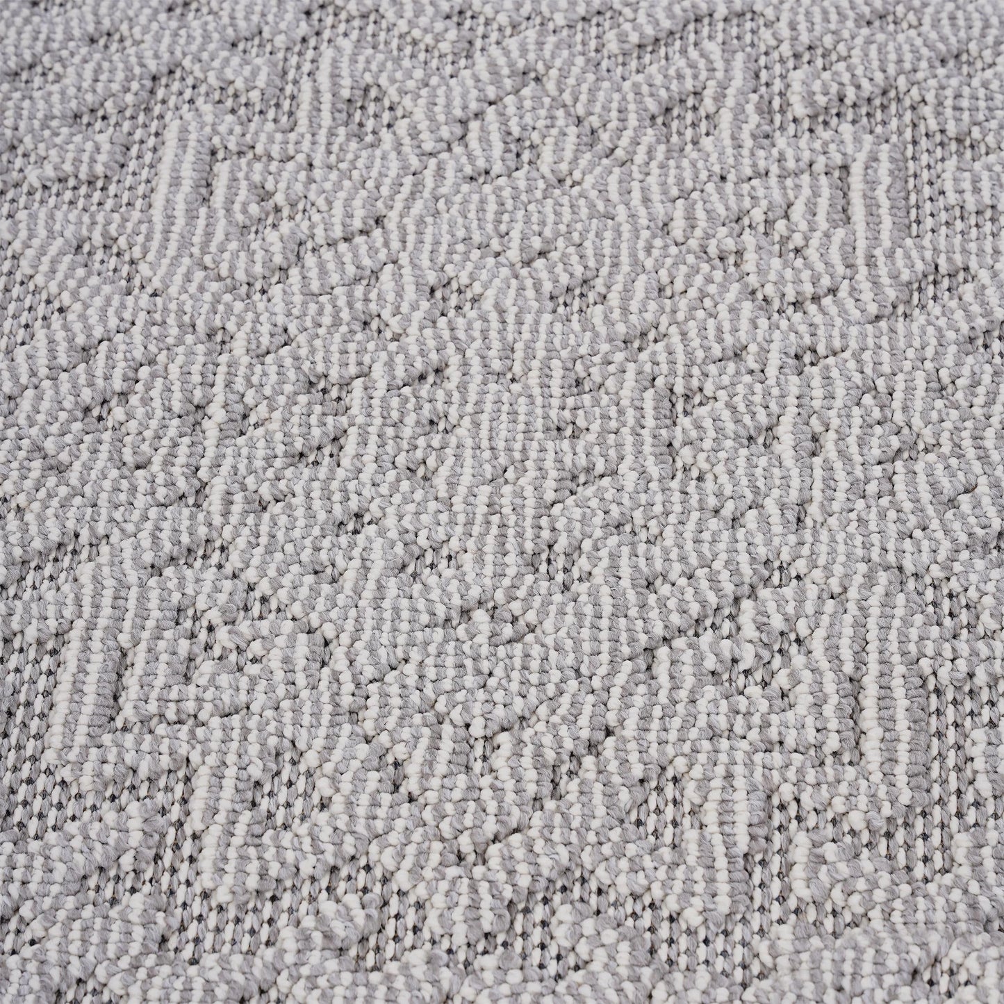 Loom & Luxe White & Ivory & Medallion Indoor/Outdoor Area Rug
