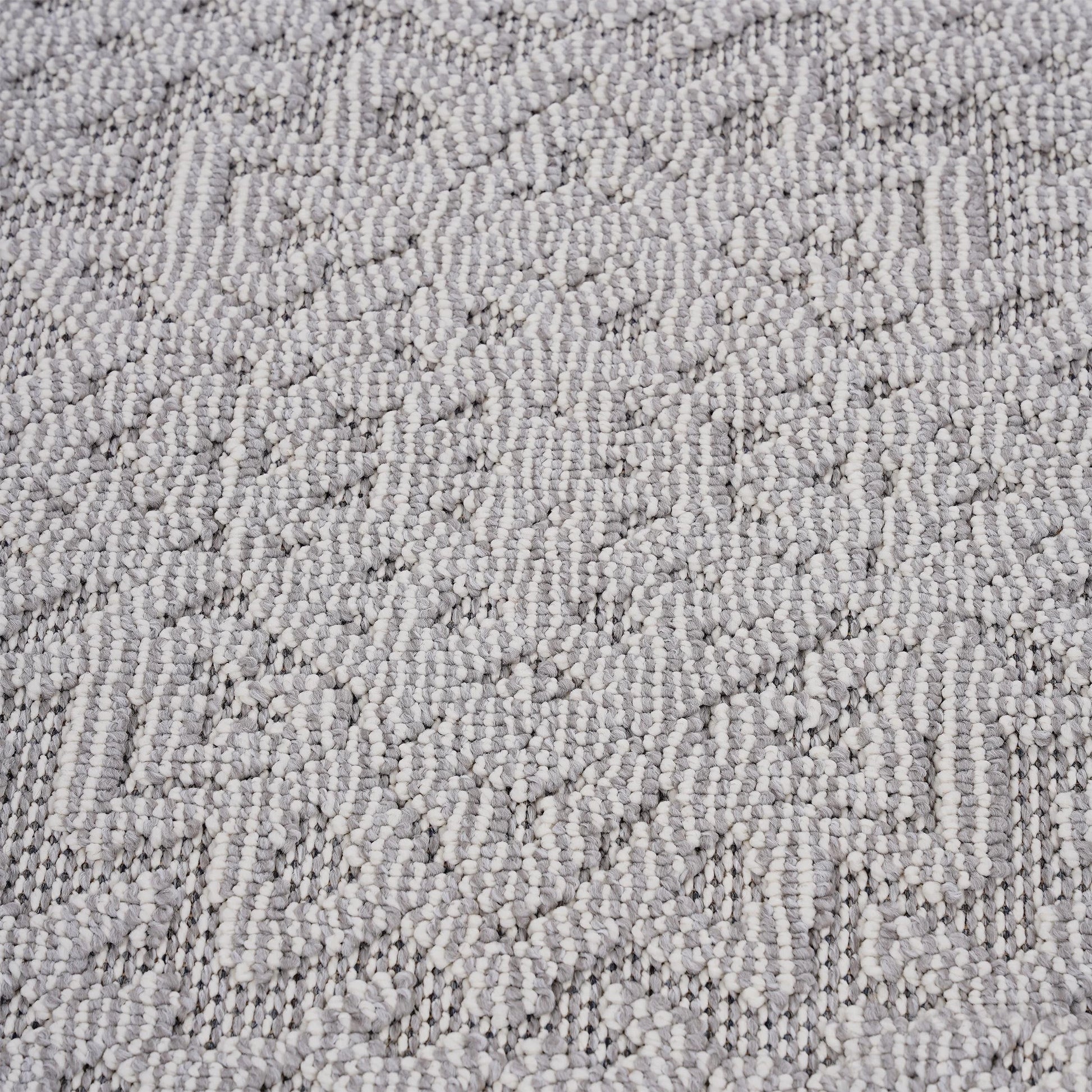 Loom & Luxe White & Ivory & Medallion Indoor/Outdoor Area Rug