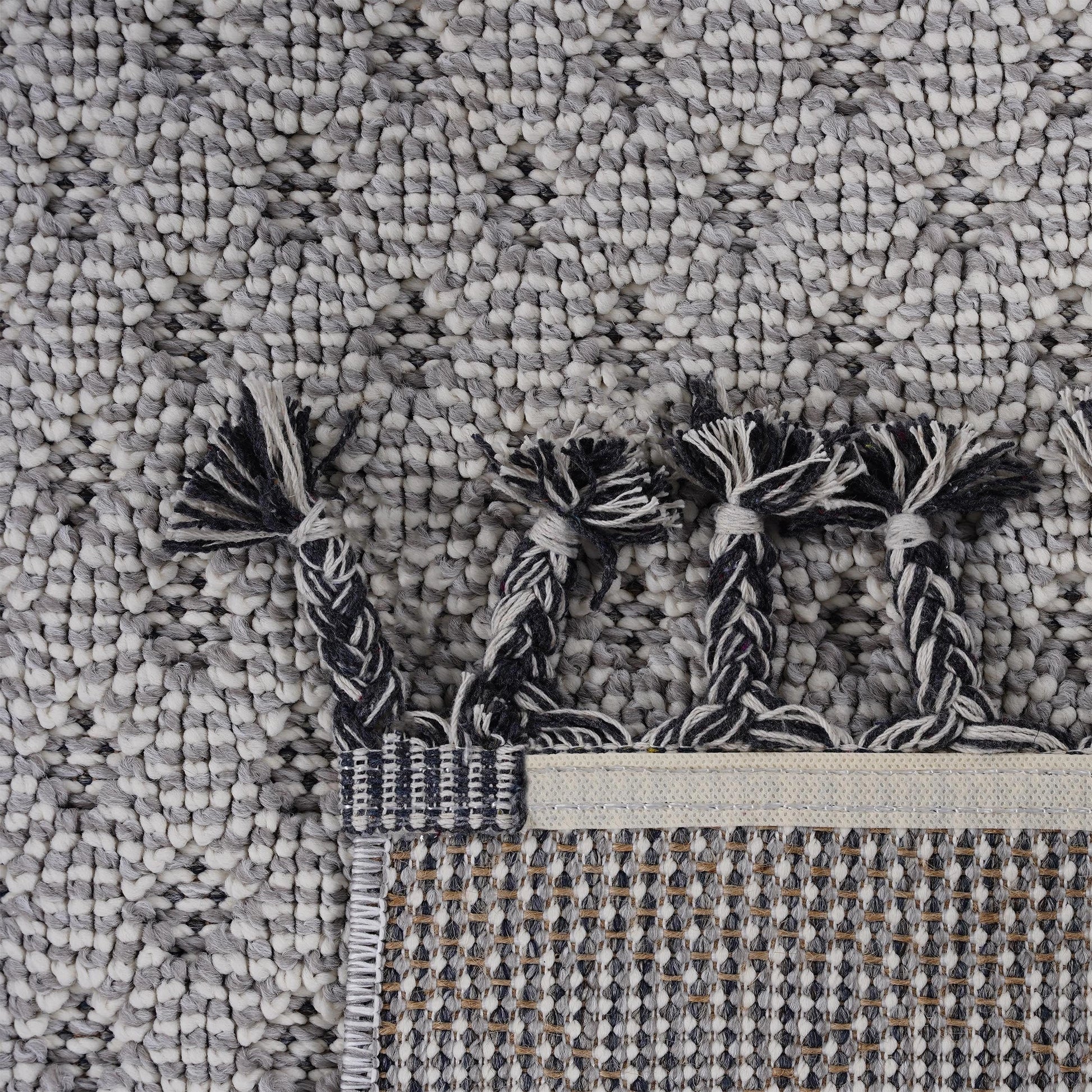 Loom & Luxe White & Ivory & Medallion Indoor/Outdoor Area Rug