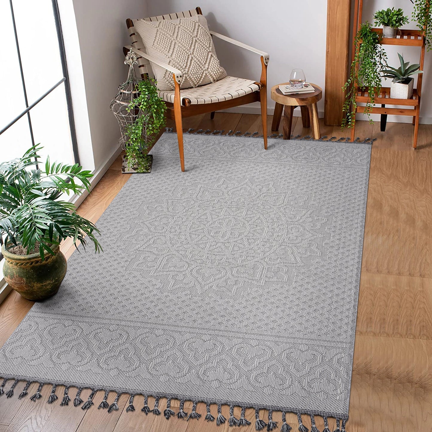 Loom & Luxe White & Ivory & Medallion Indoor/Outdoor Area Rug