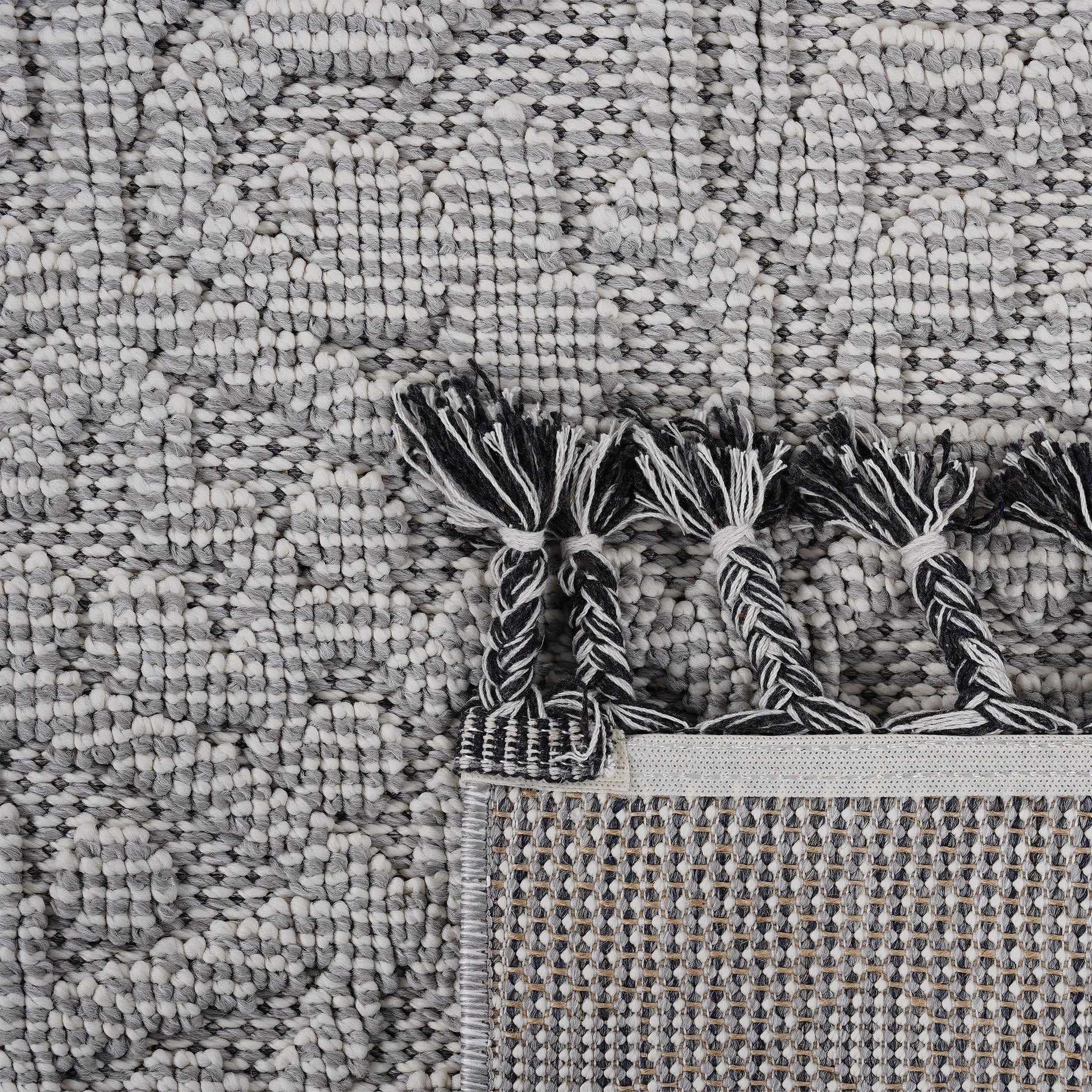 Loom & Luxe White & Ivory & Medallion Indoor/Outdoor Area Rug