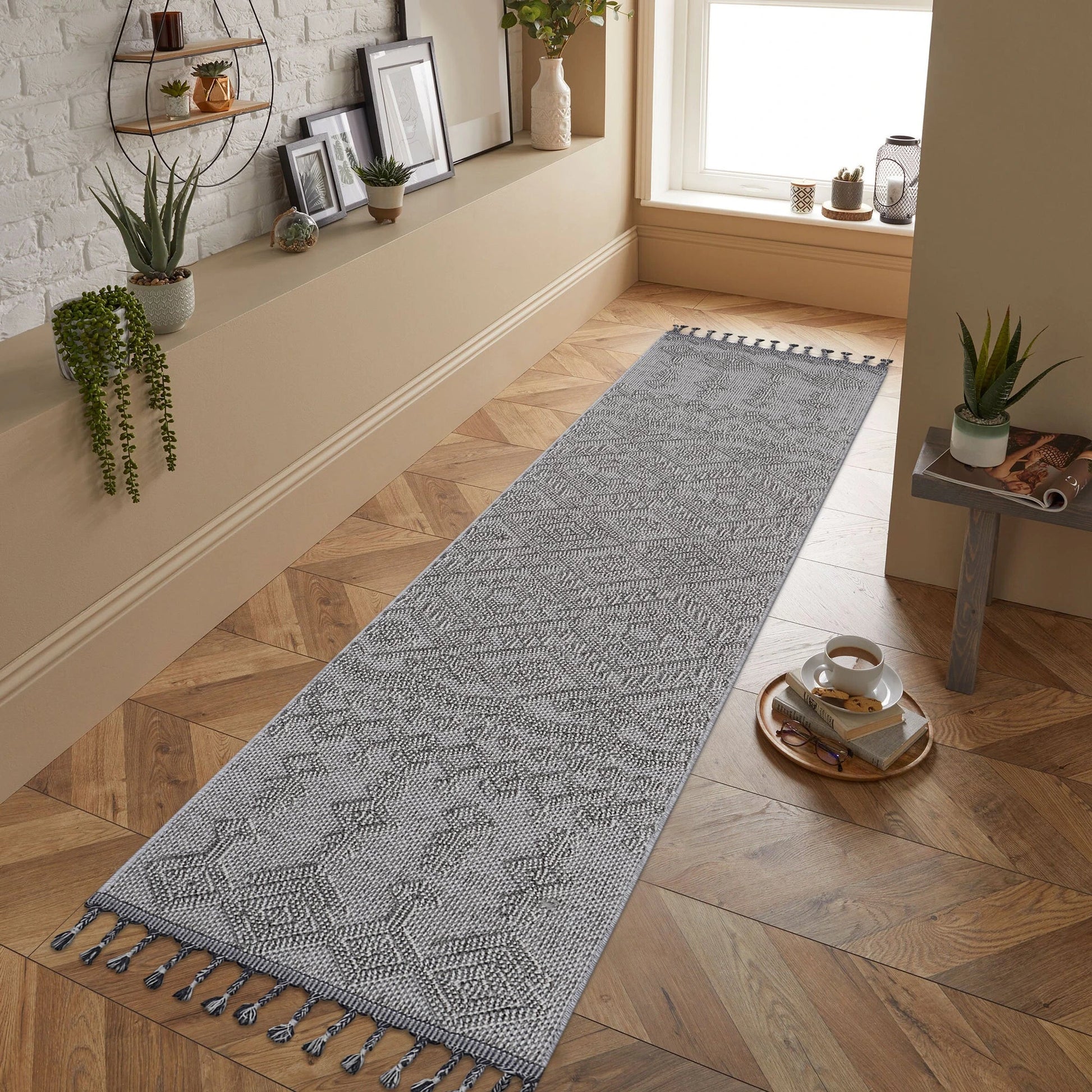 Loom & Luxe White & White & Traditional Indoor/Outdoor Area Rug