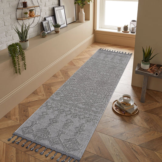 Loom & Luxe White & White & Traditional Indoor/Outdoor Area Rug