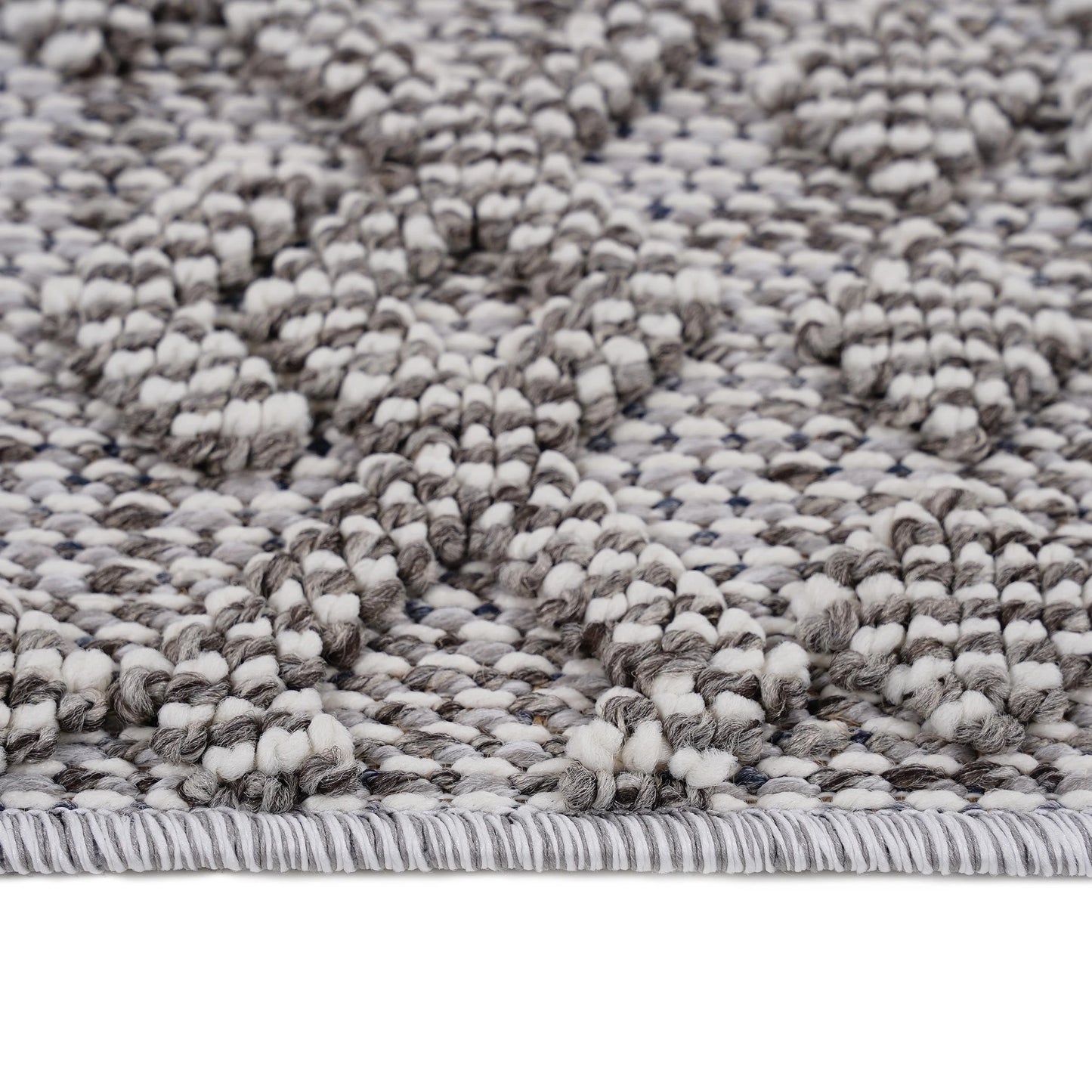 Loom & Luxe White & White & Traditional Indoor/Outdoor Area Rug