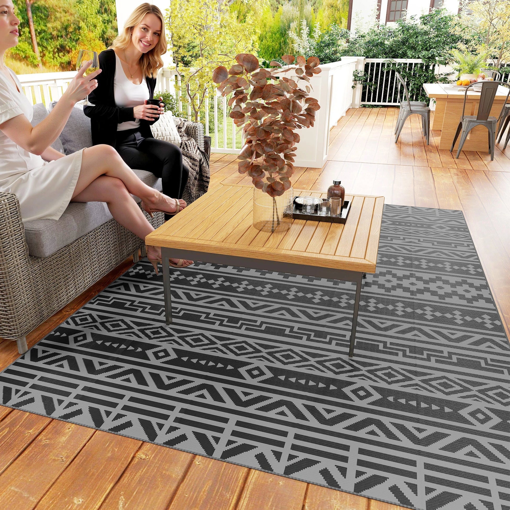 Outsunny Reversible Black & Gray Geometric Wall Outdoor Patio Rug