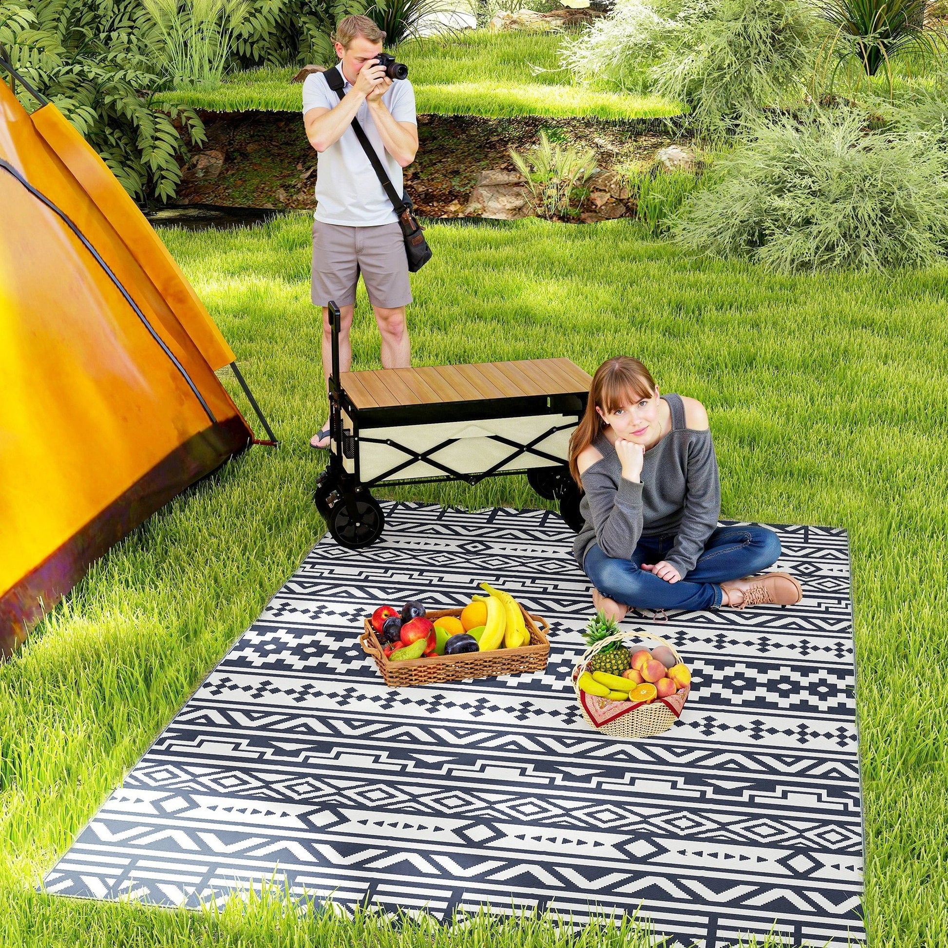 Outsunny Reversible Blue & White Geometric Outdoor Patio Rug