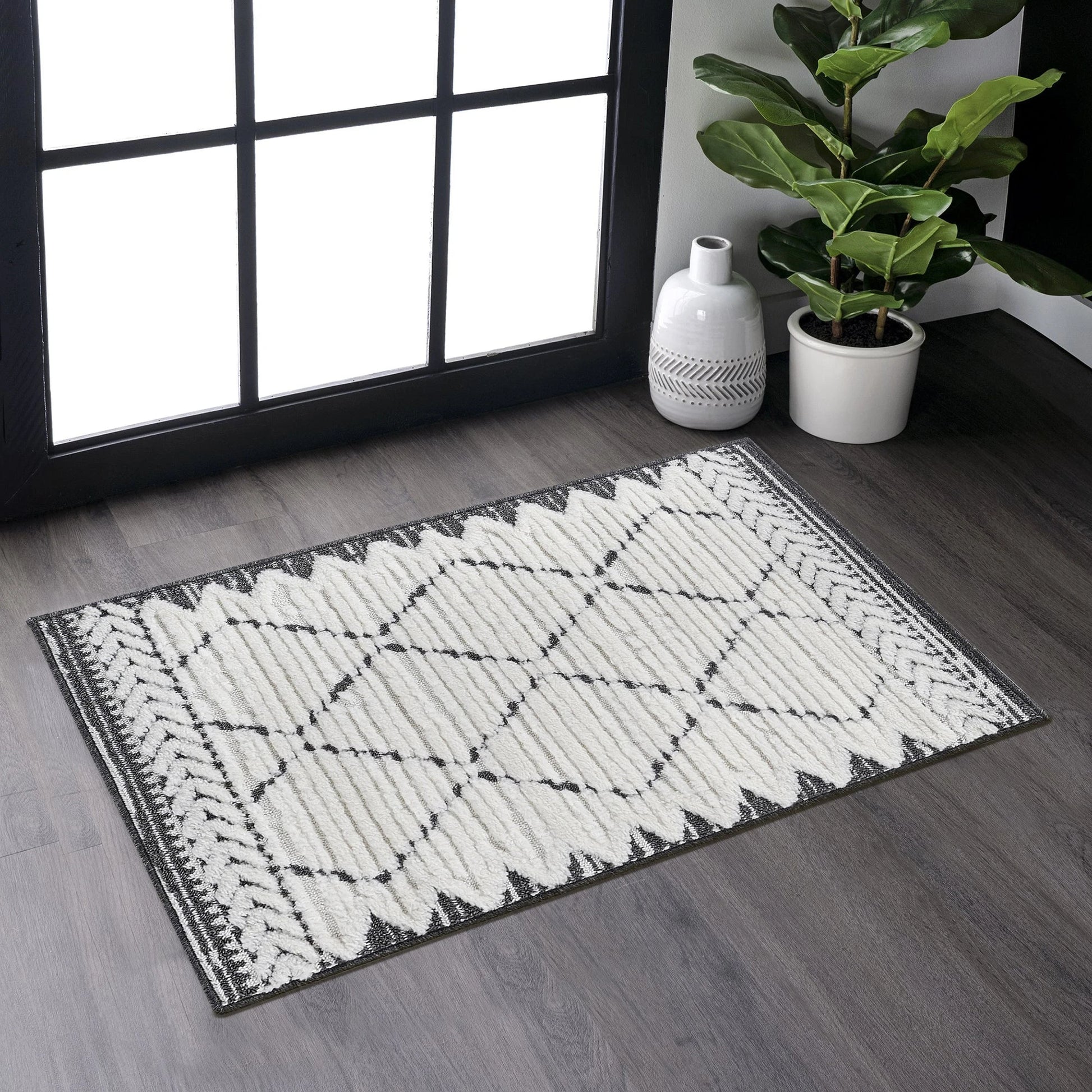 Step Trellis Cream/Anthracite High-Low Area Rug