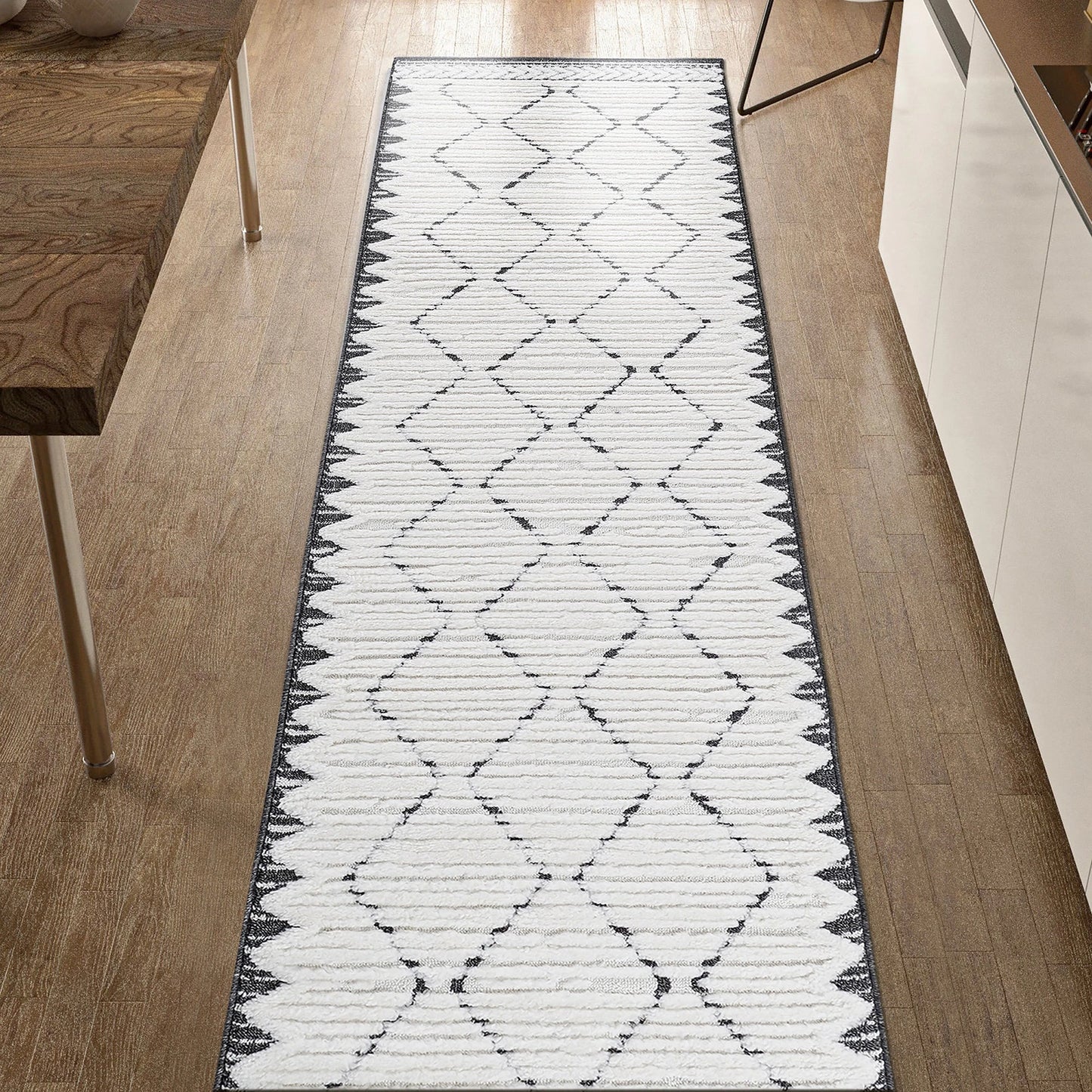 Step Trellis Cream/Anthracite High-Low Area Rug